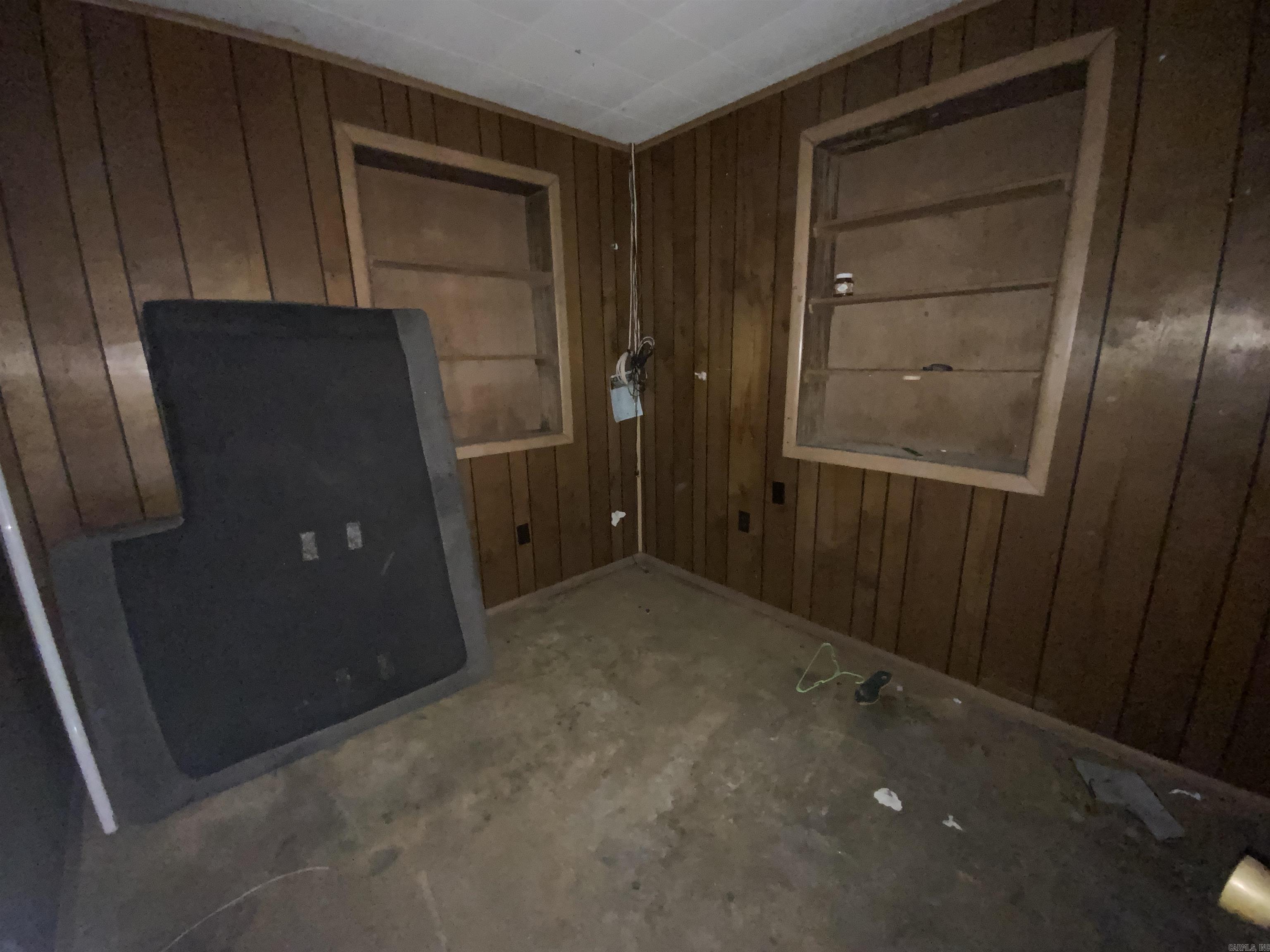 Maxfield Southern - Commercial Sale