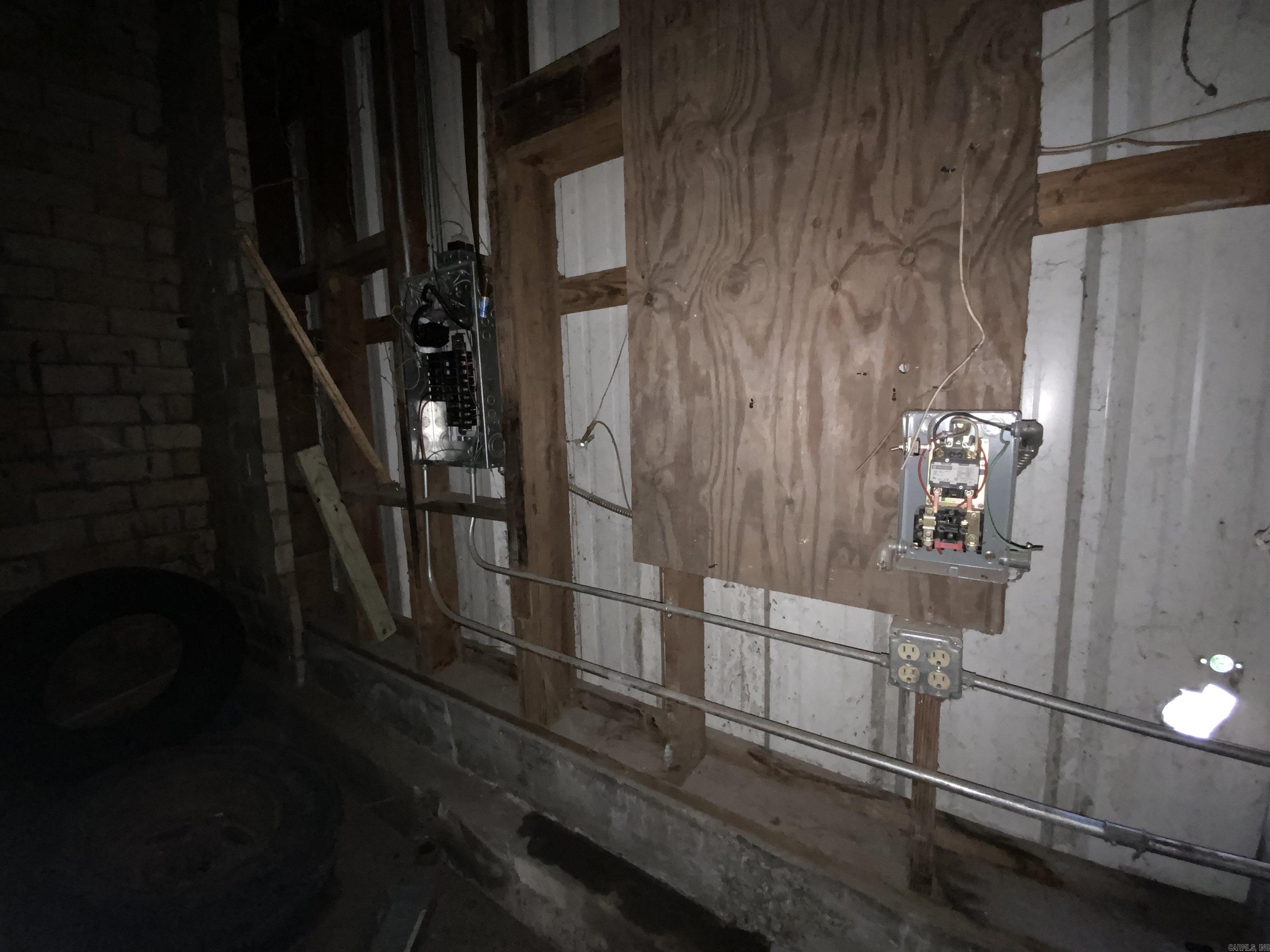 Maxfield Southern - Commercial Sale