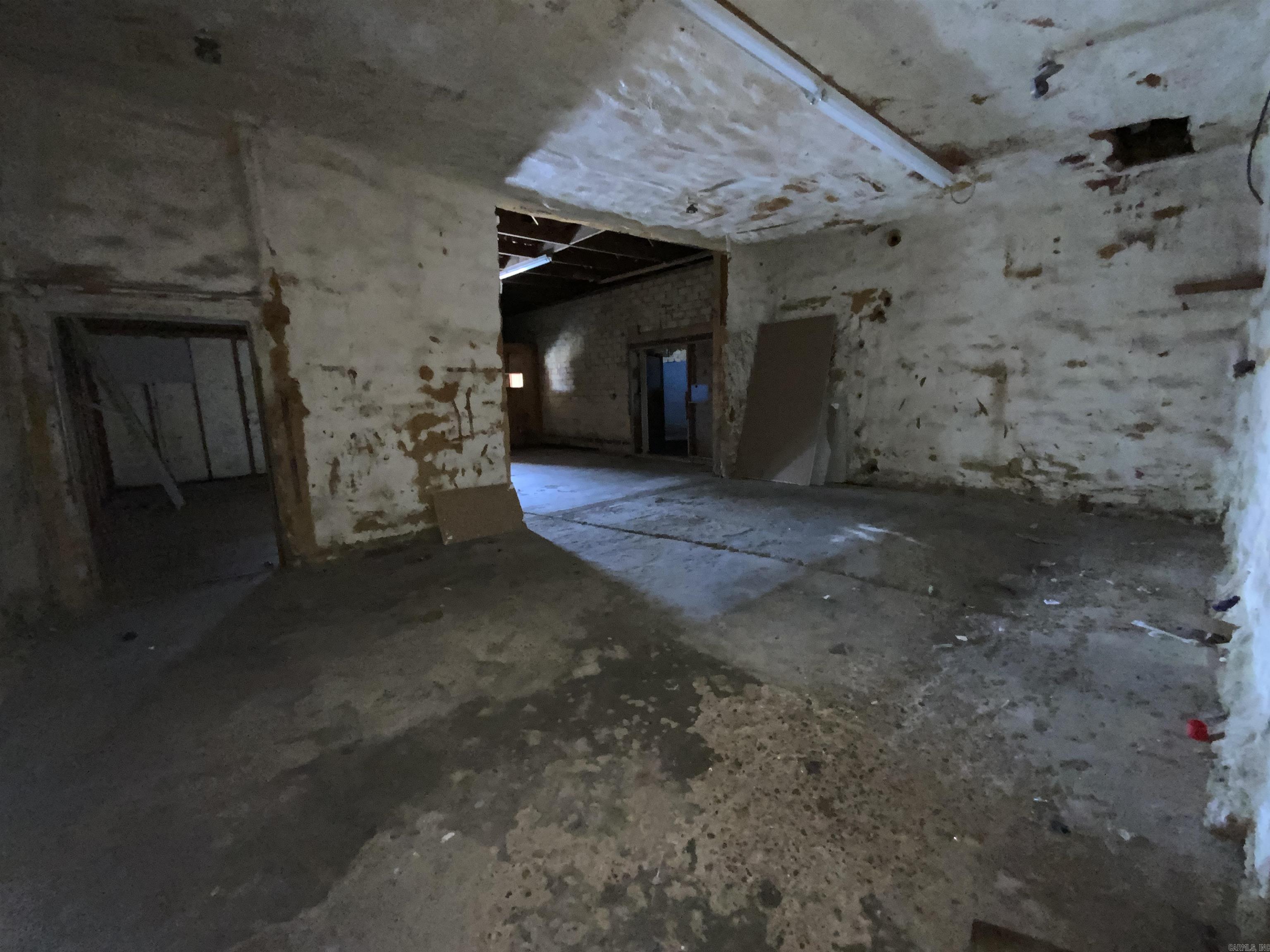 Maxfield Southern - Commercial Sale