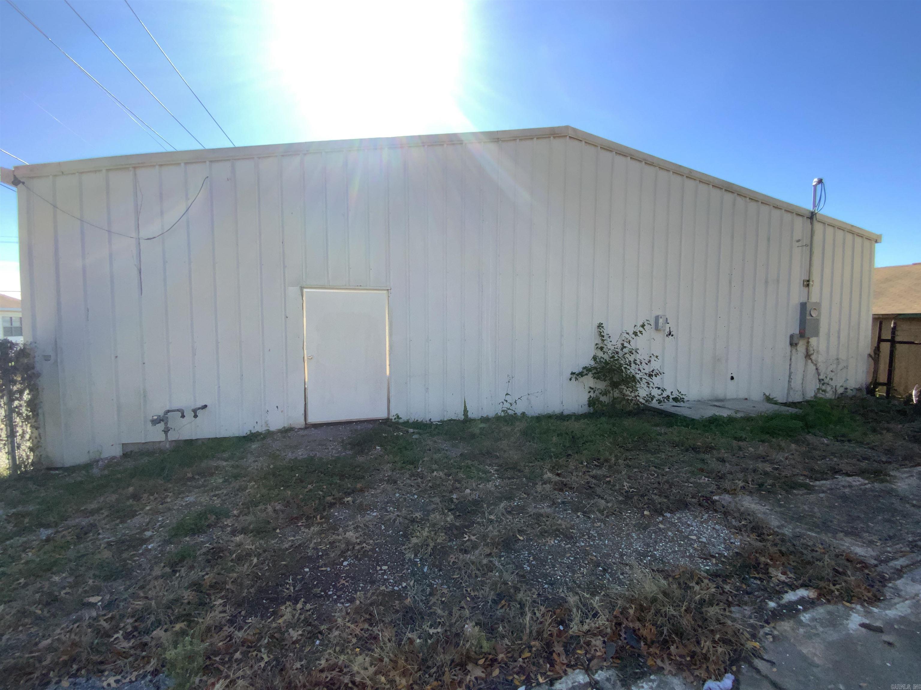 Maxfield Southern - Commercial Sale