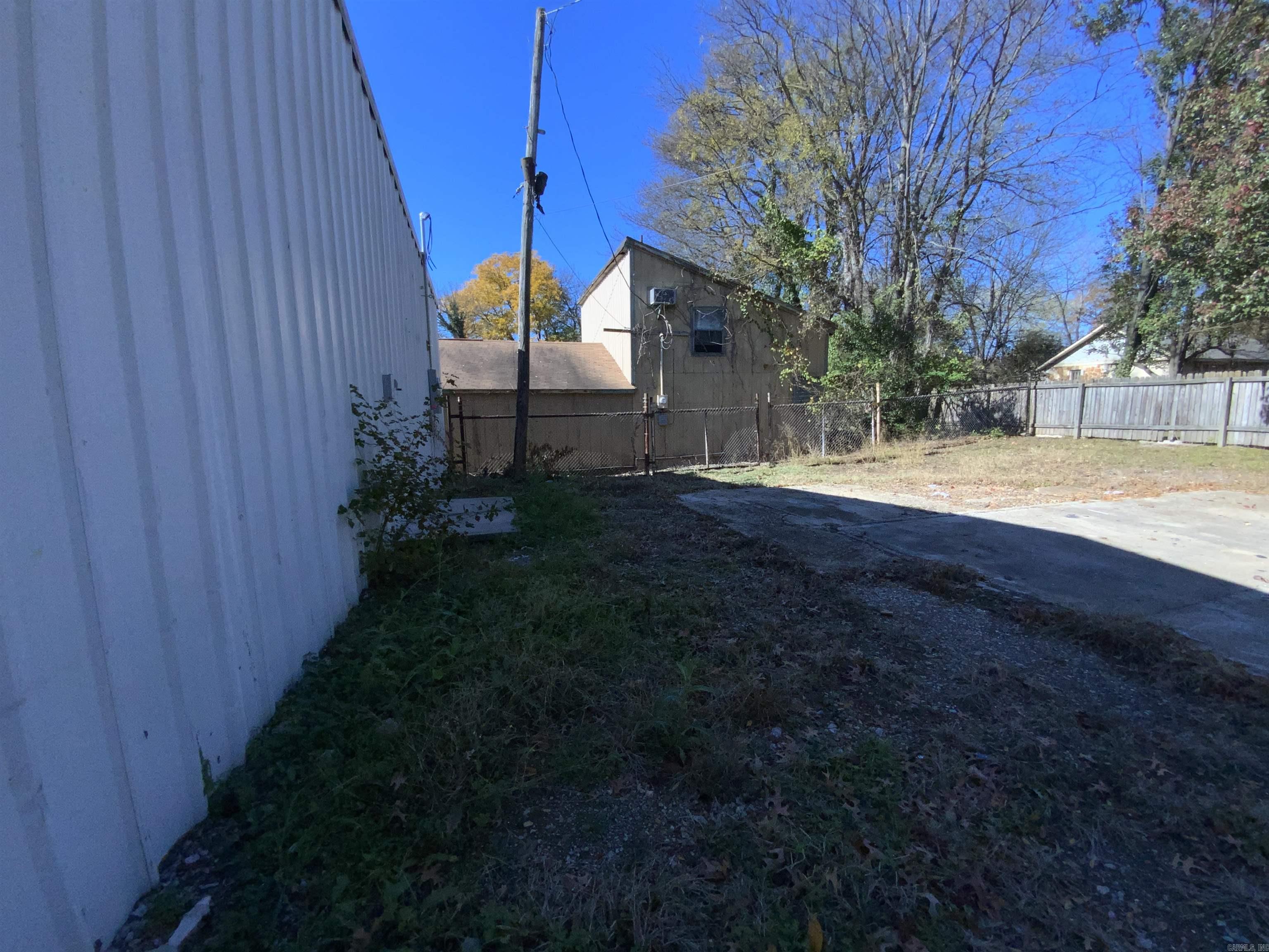 Maxfield Southern - Commercial Sale