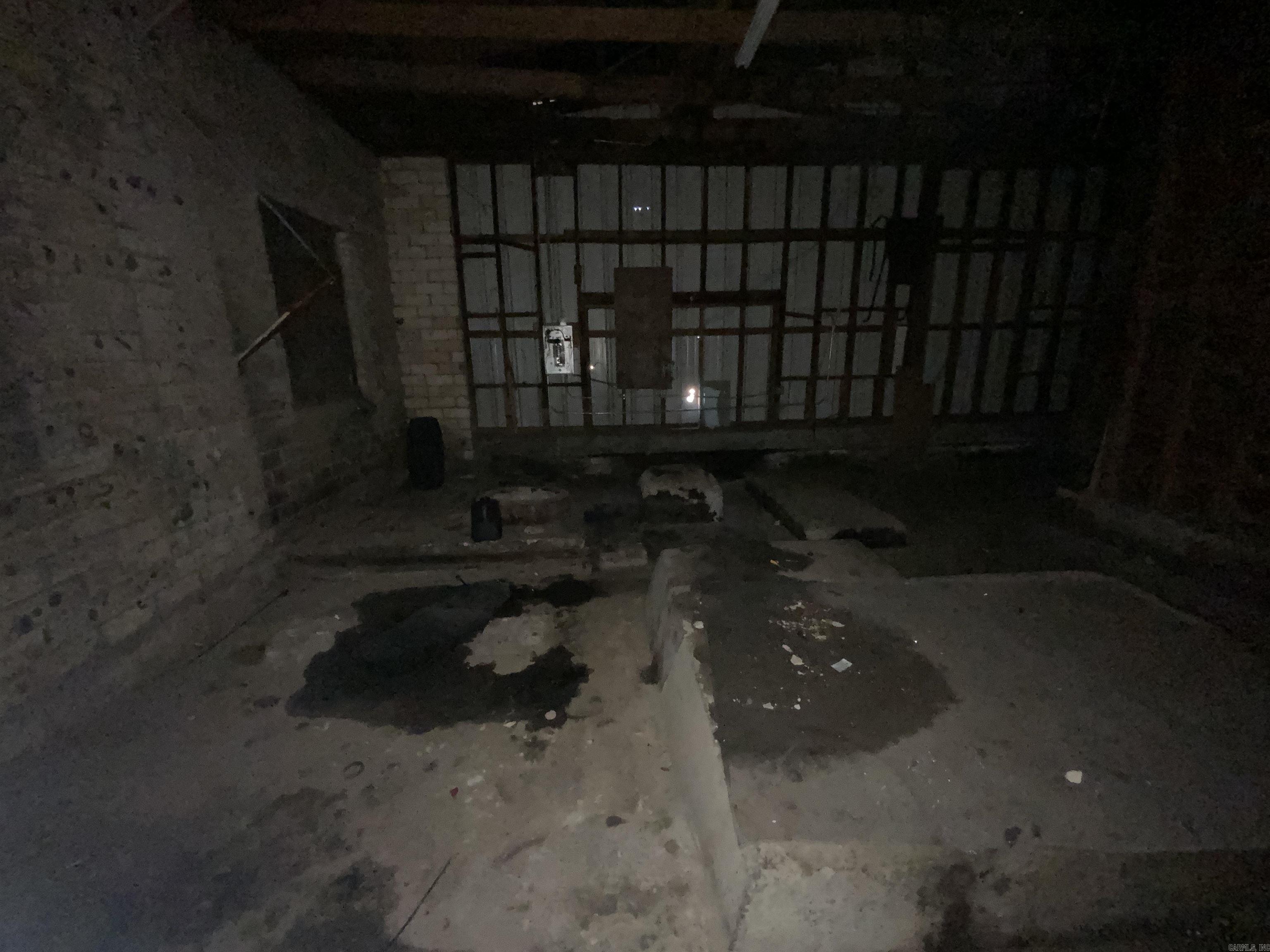 Maxfield Southern - Commercial Sale