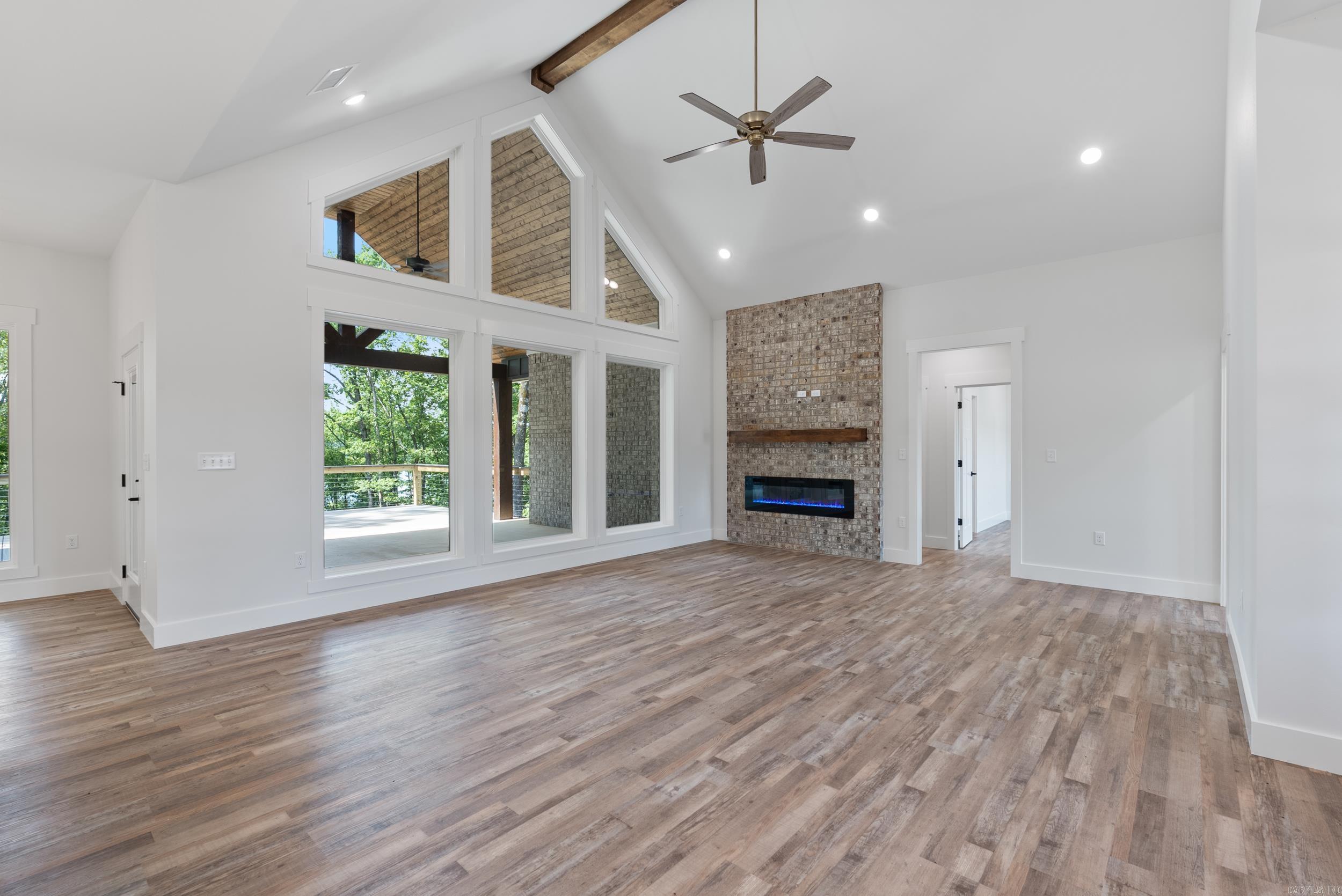 CRYSTAL BROOKE SHORES - Residential