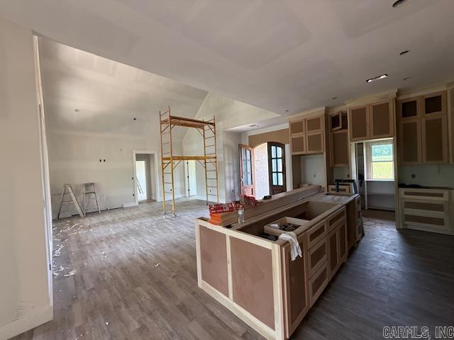 CRYSTAL BROOKE SHORES - Residential
