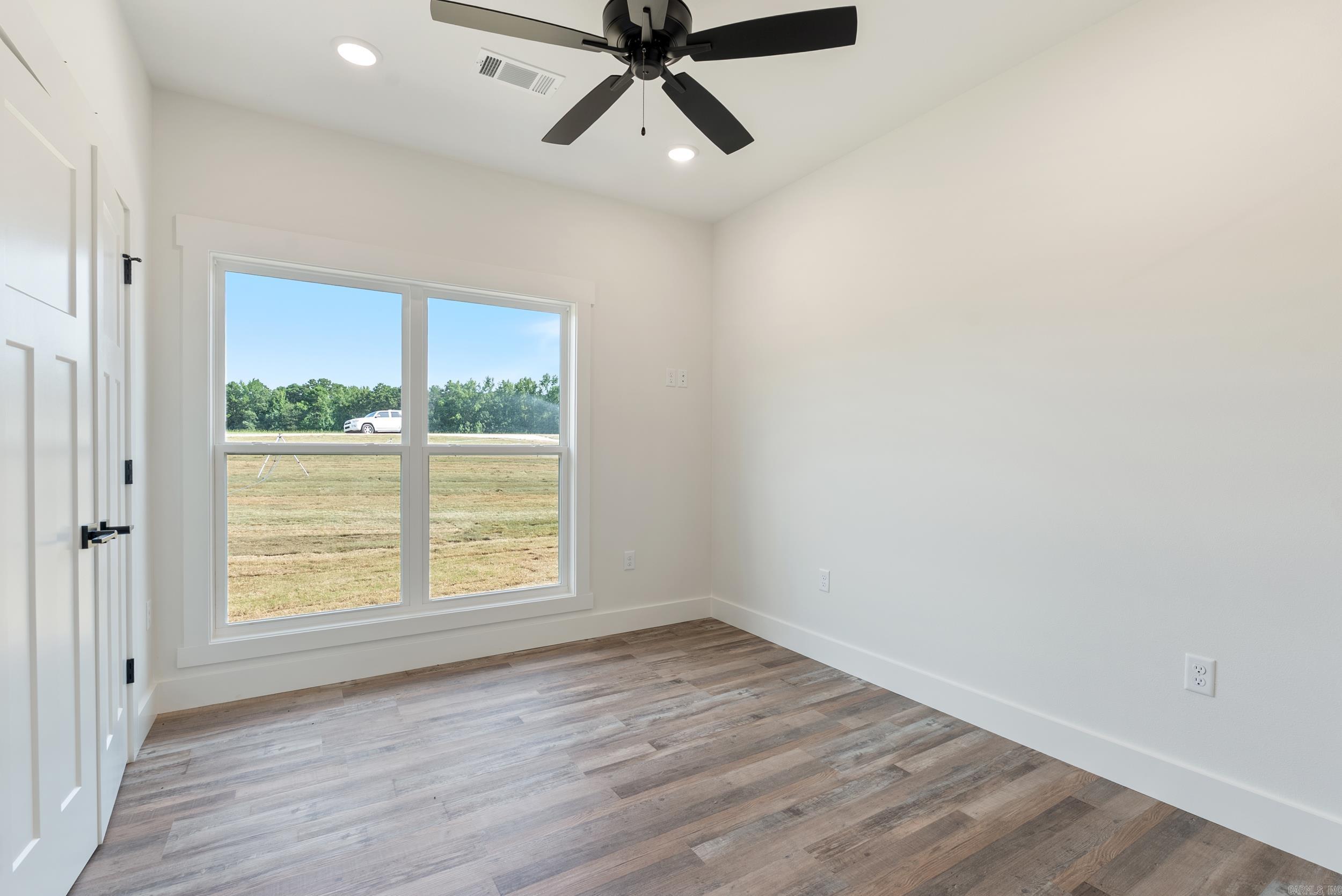 CRYSTAL BROOKE SHORES - Residential