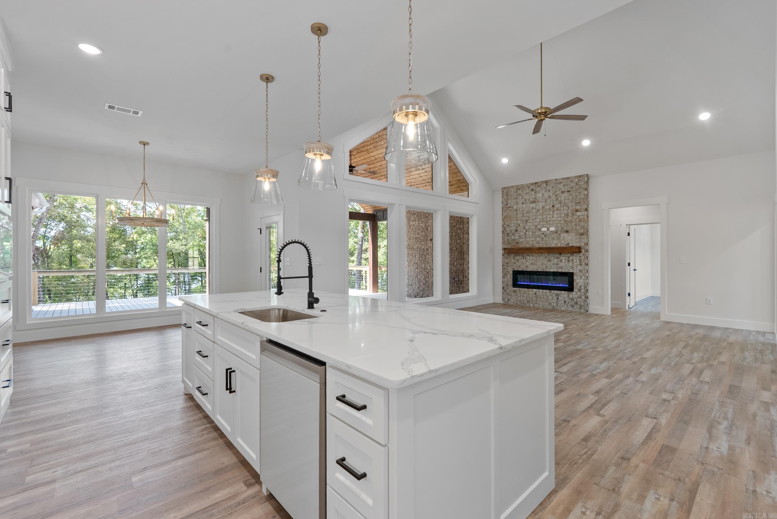 CRYSTAL BROOKE SHORES - Residential