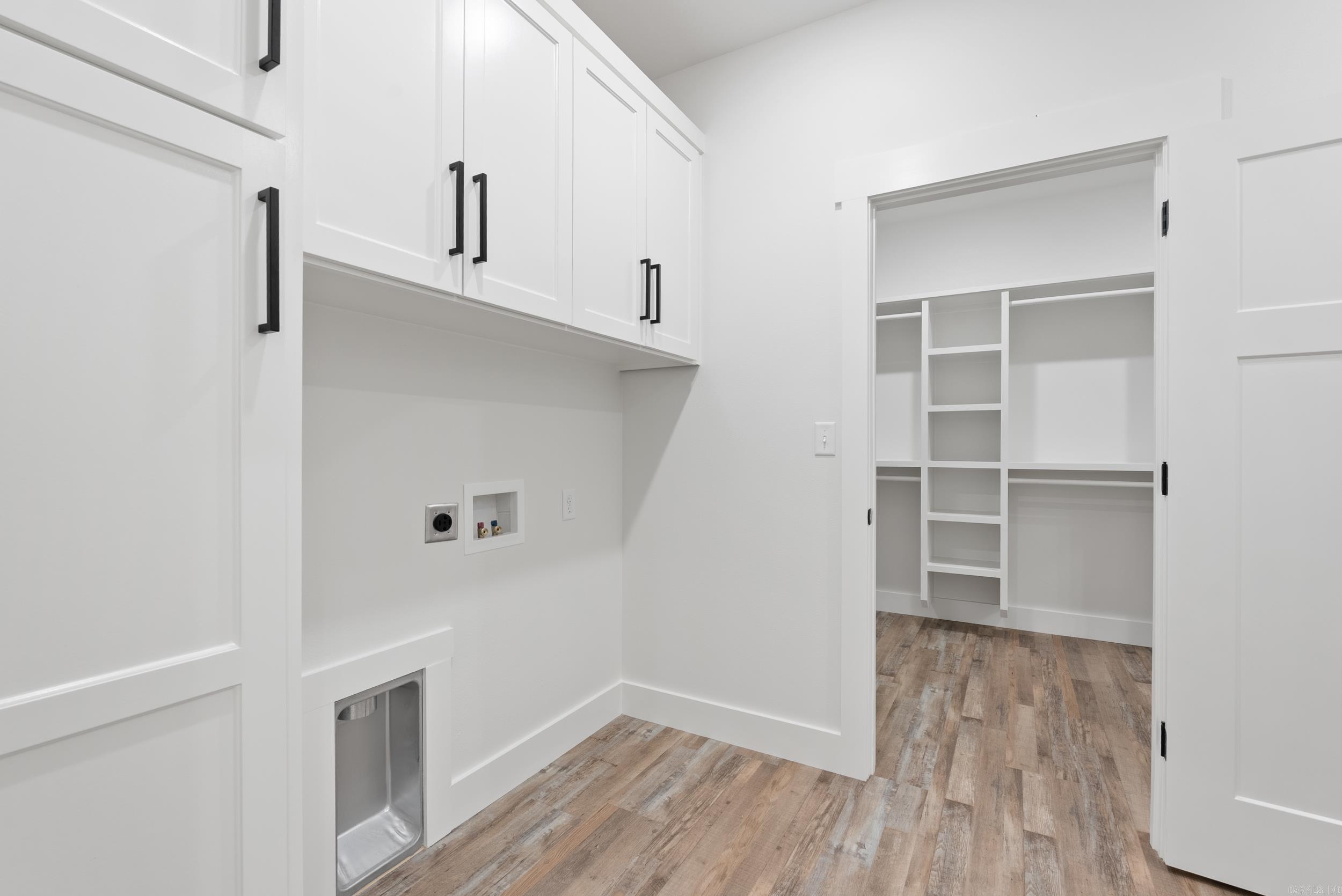 CRYSTAL BROOKE SHORES - Residential