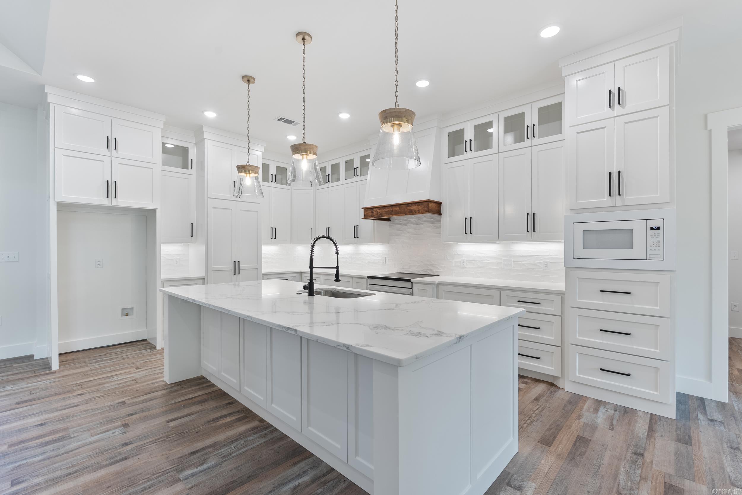 CRYSTAL BROOKE SHORES - Residential