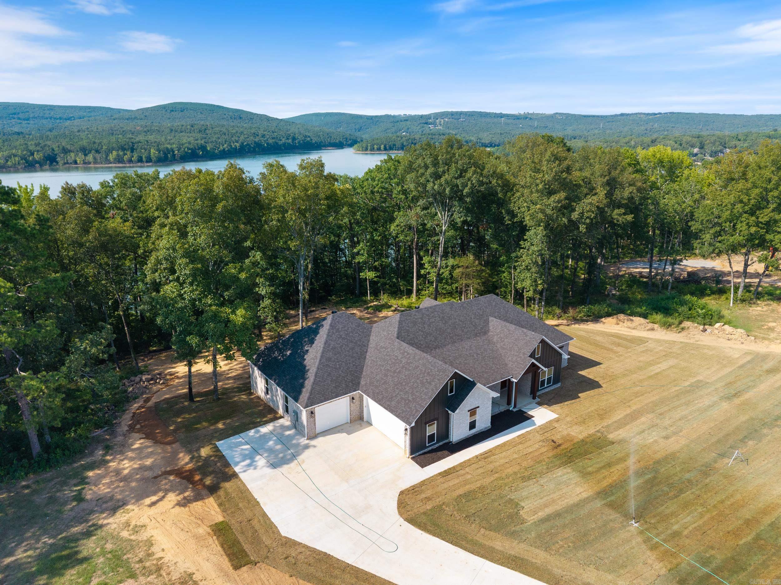 CRYSTAL BROOKE SHORES - Residential