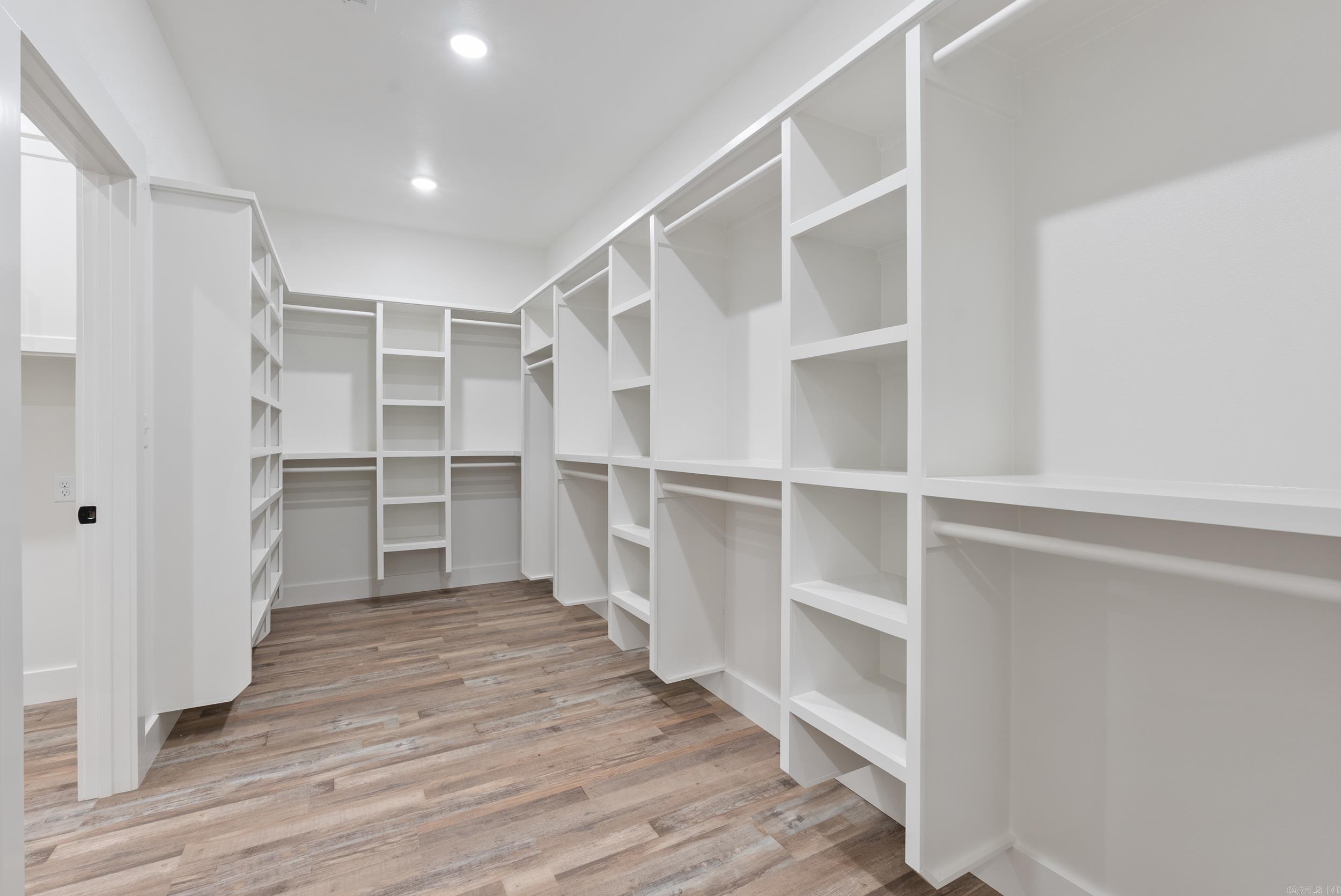 CRYSTAL BROOKE SHORES - Residential