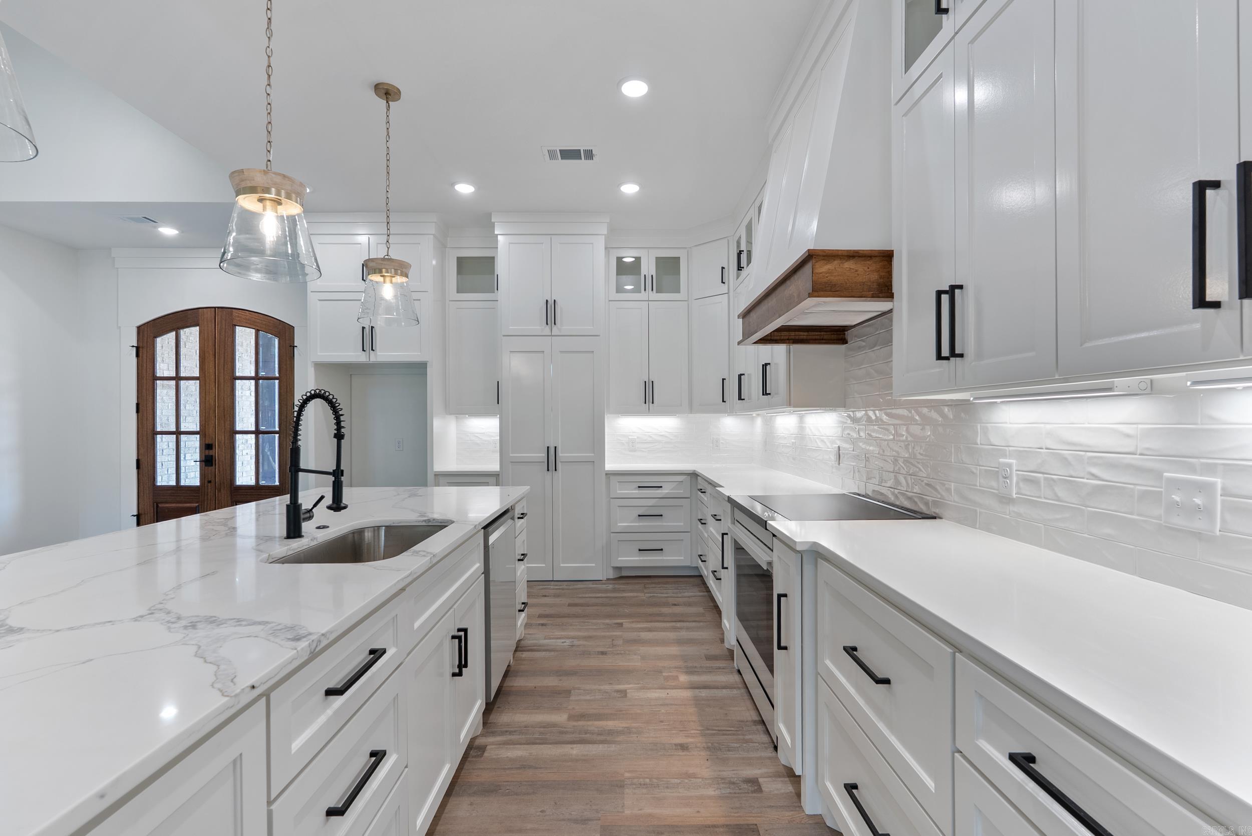 CRYSTAL BROOKE SHORES - Residential