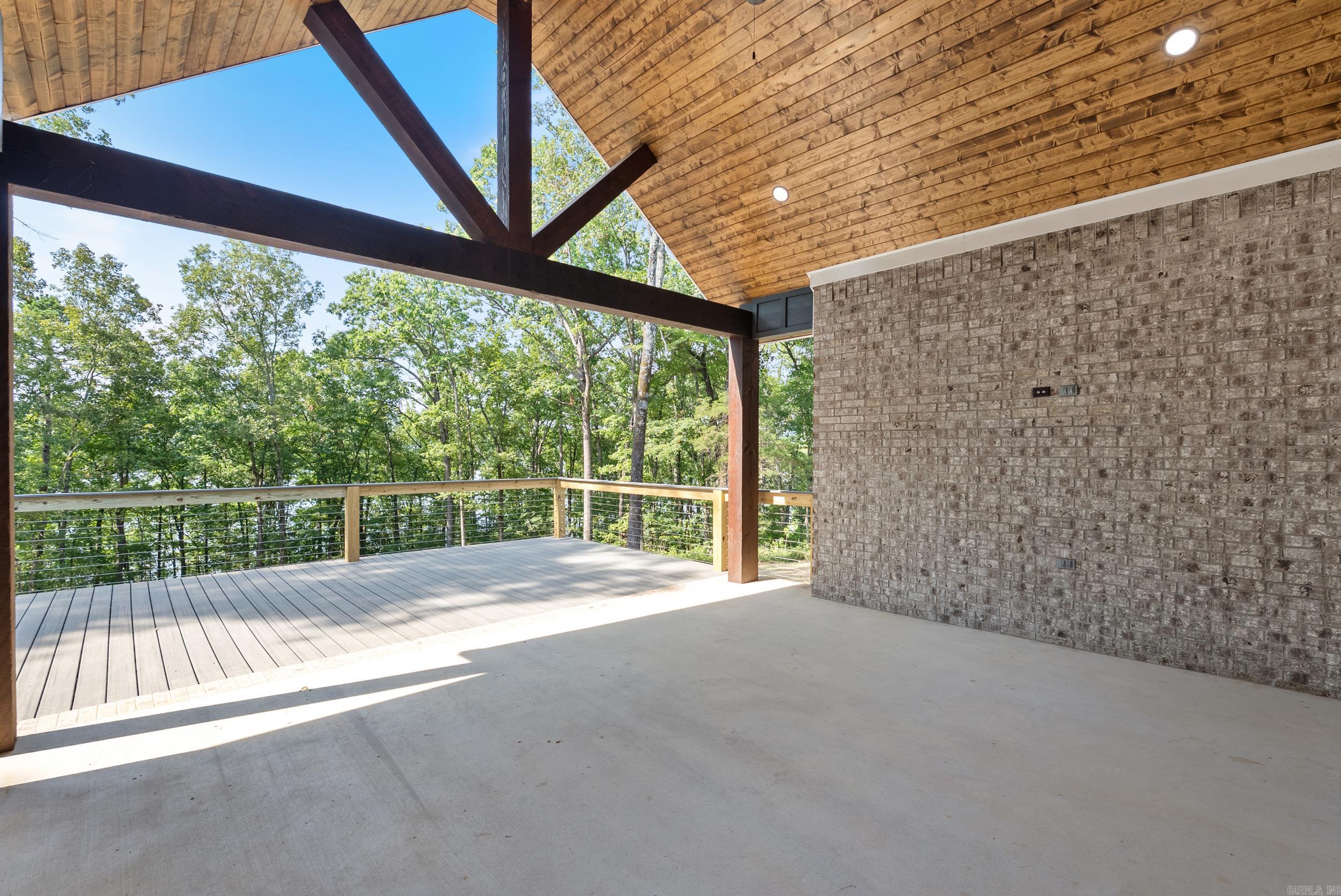 CRYSTAL BROOKE SHORES - Residential