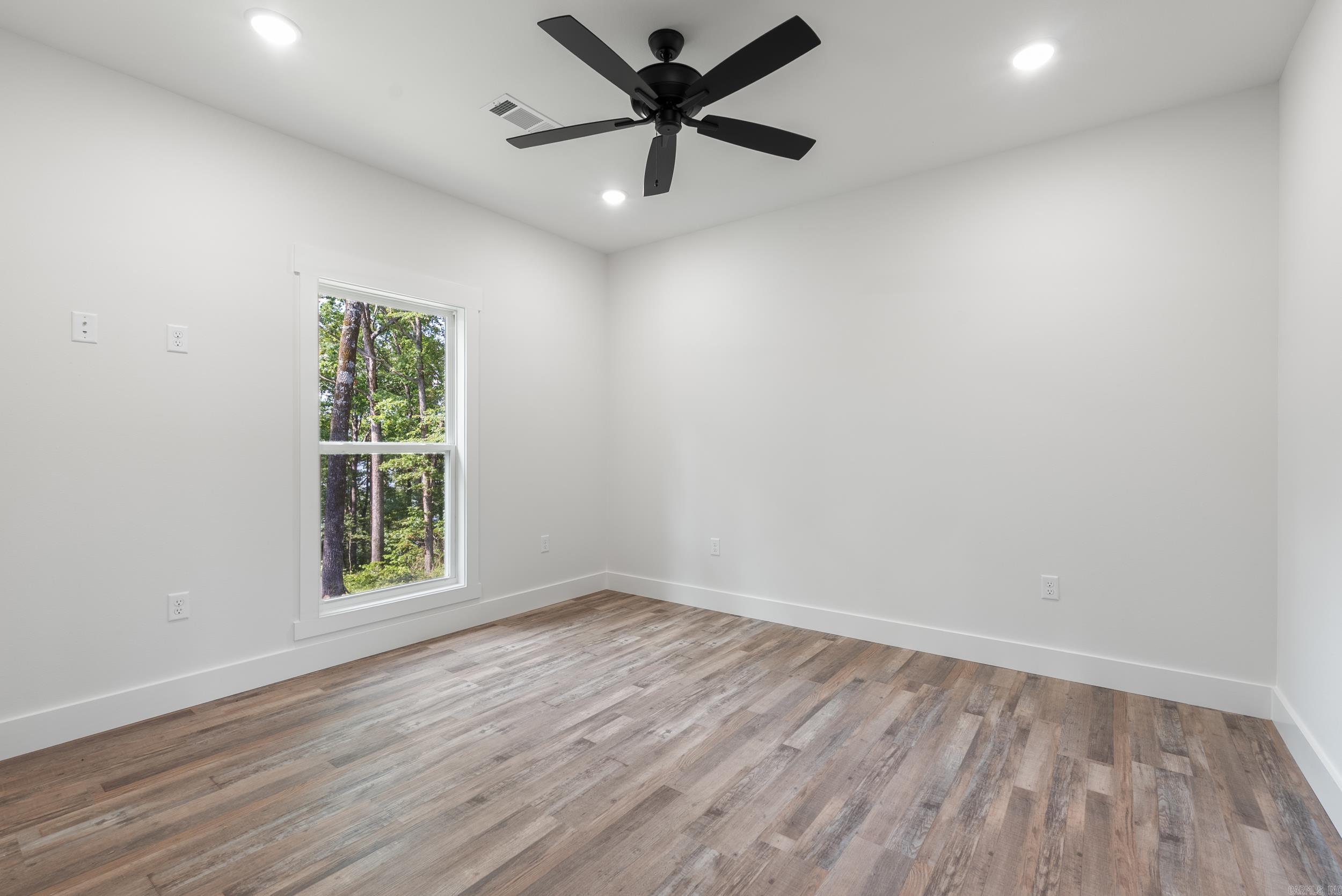 CRYSTAL BROOKE SHORES - Residential