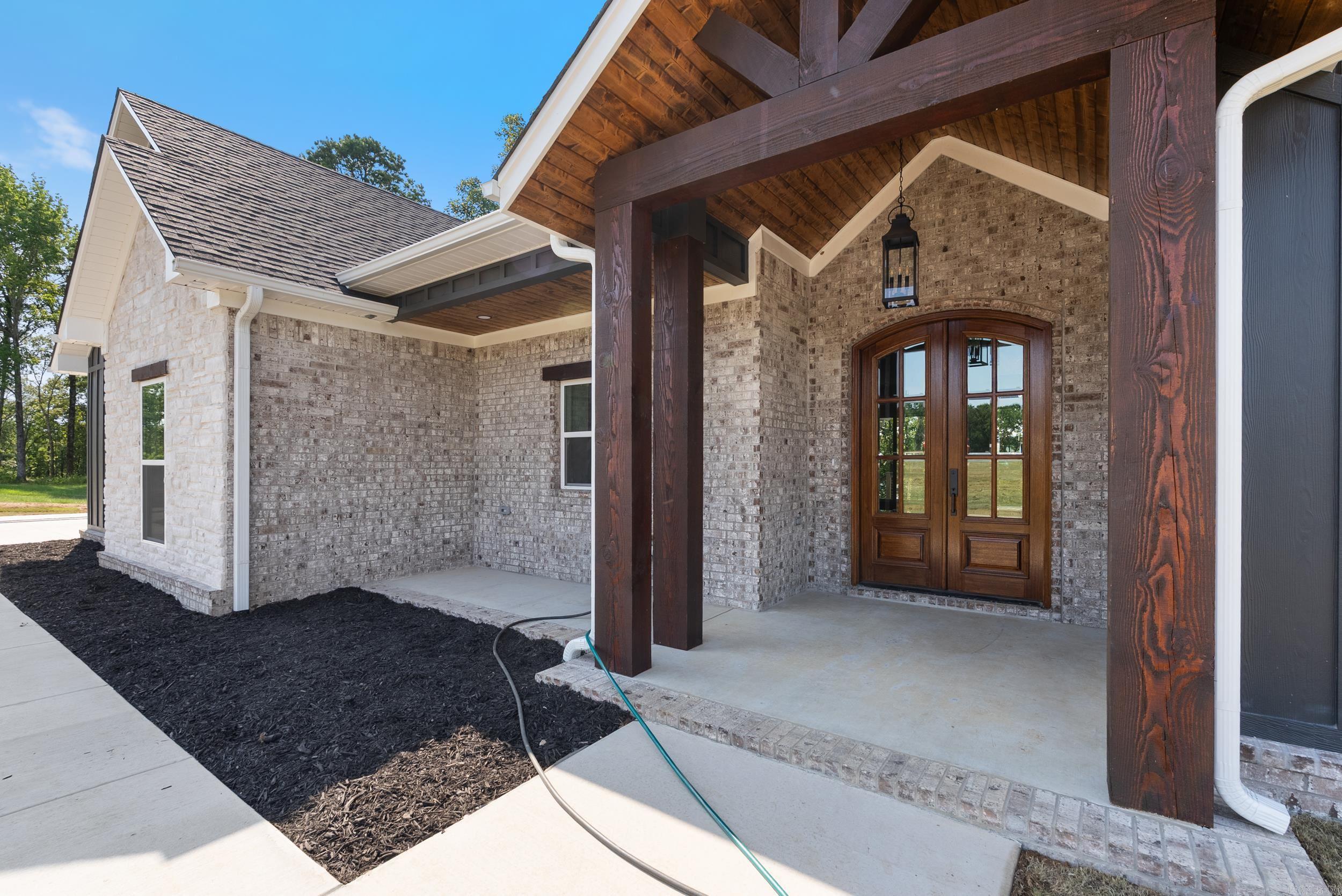 CRYSTAL BROOKE SHORES - Residential