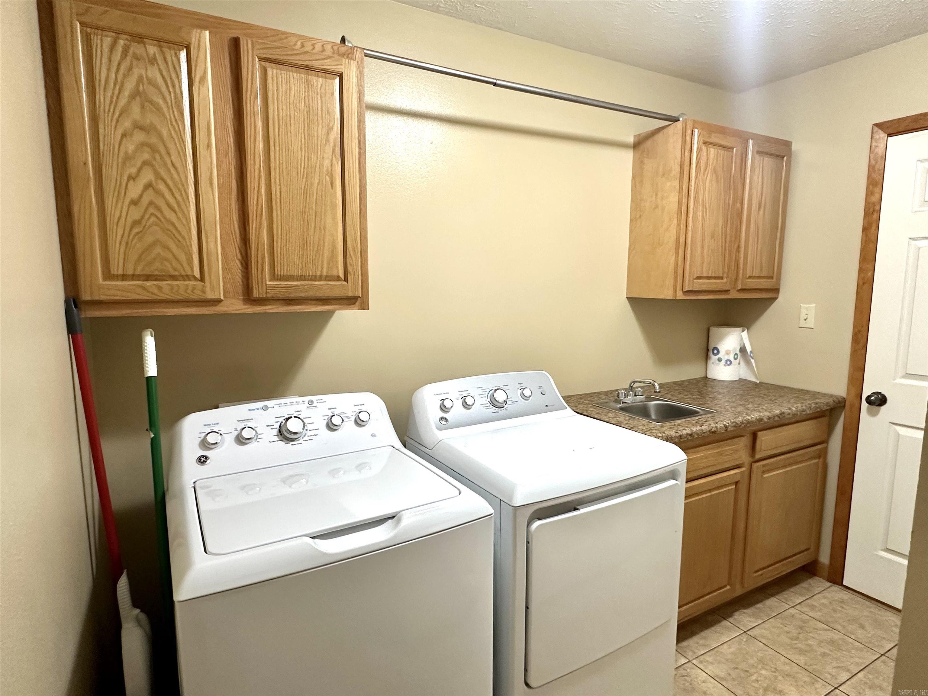 CEDAR GLEN - Residential