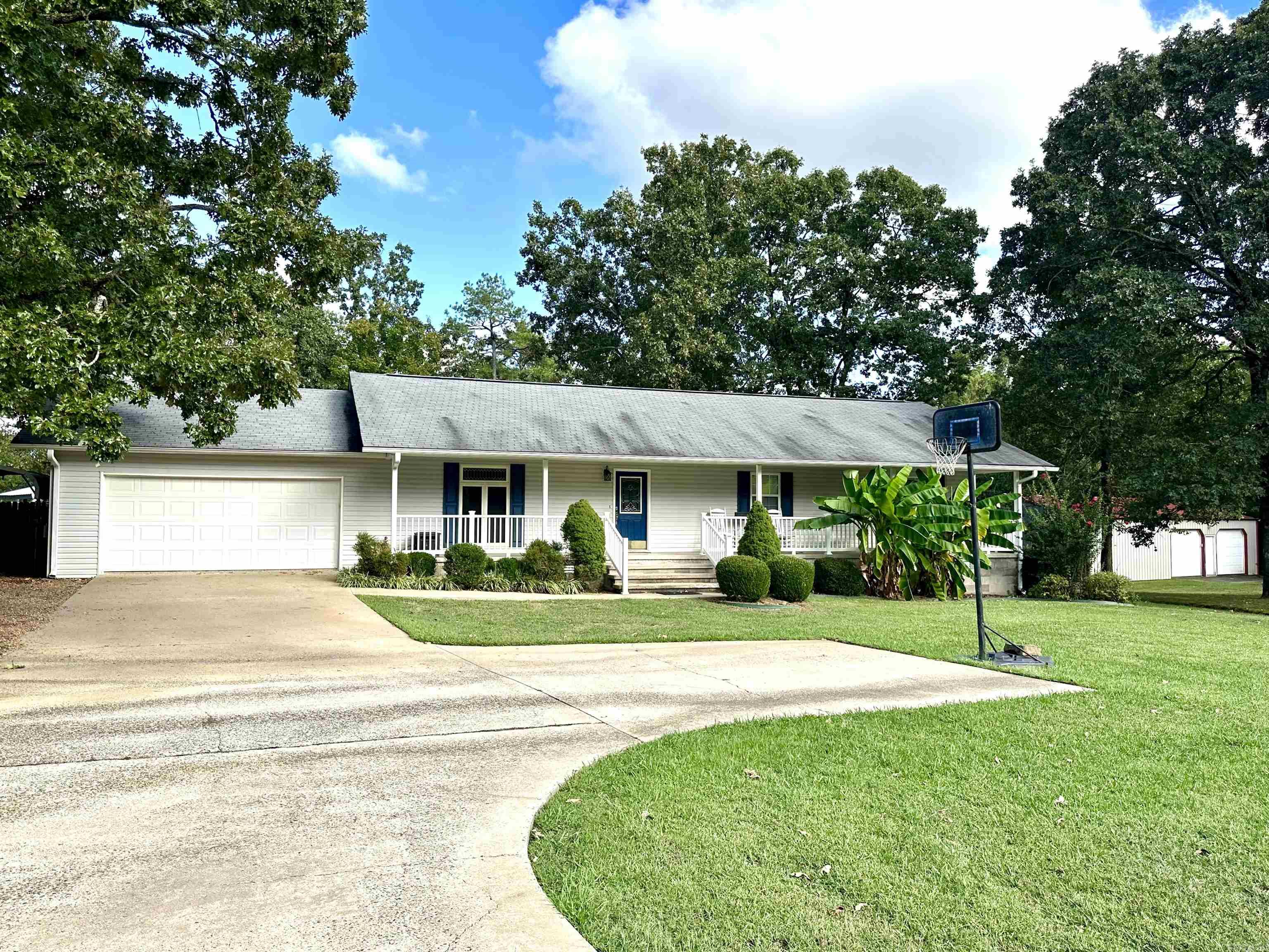 CEDAR GLEN - Residential