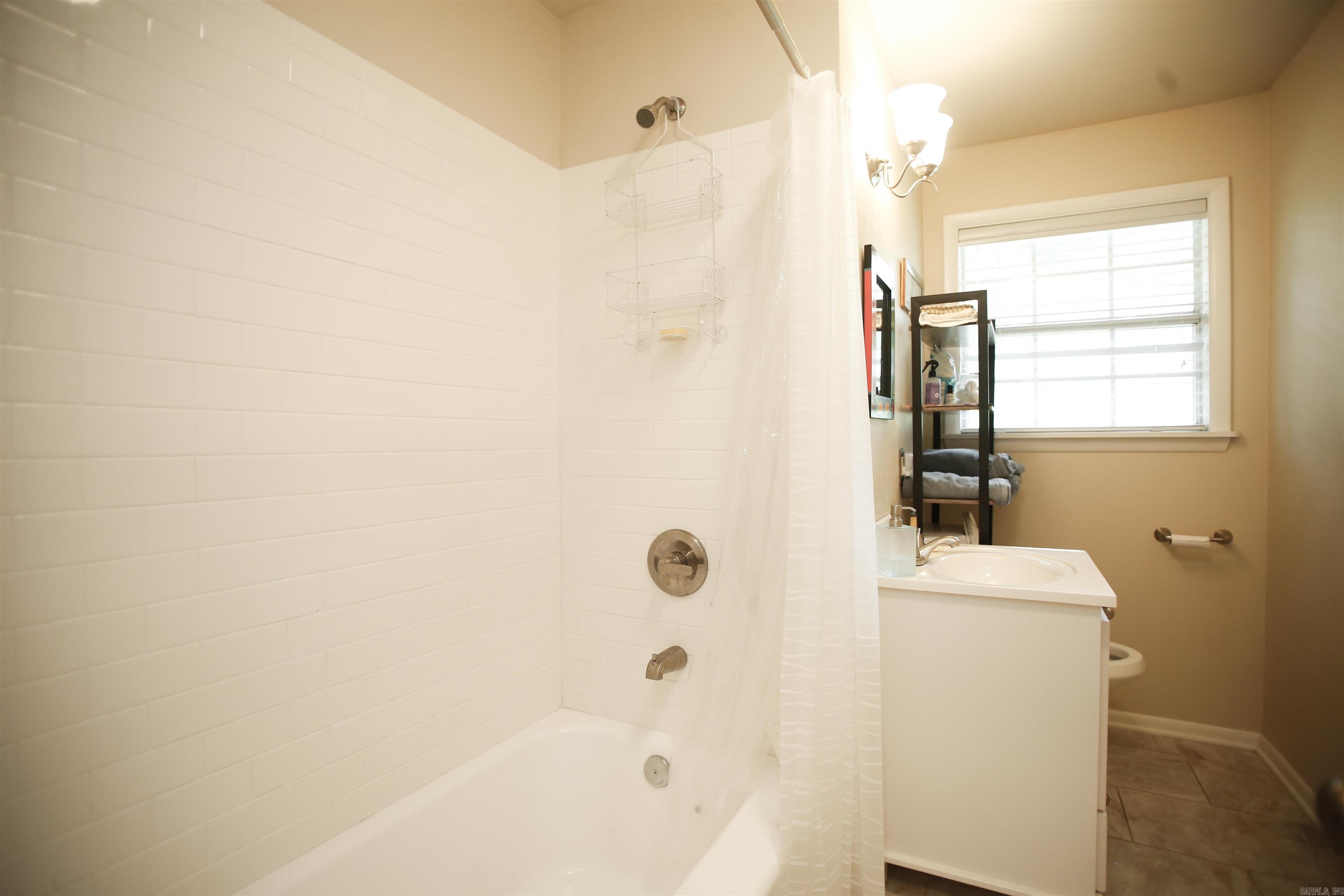 1N-13-01 - Residential Lease