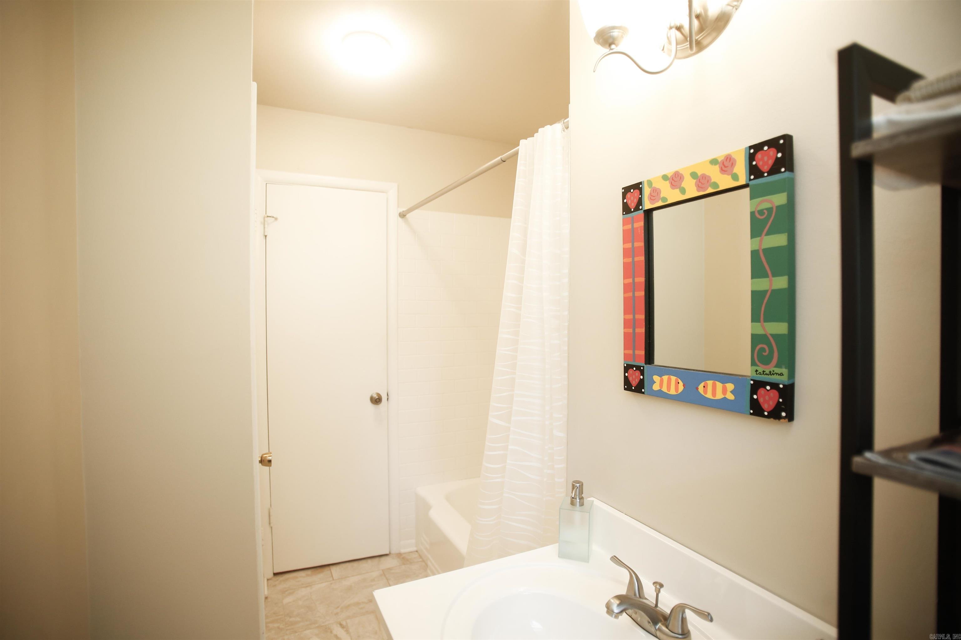 1N-13-01 - Residential Lease