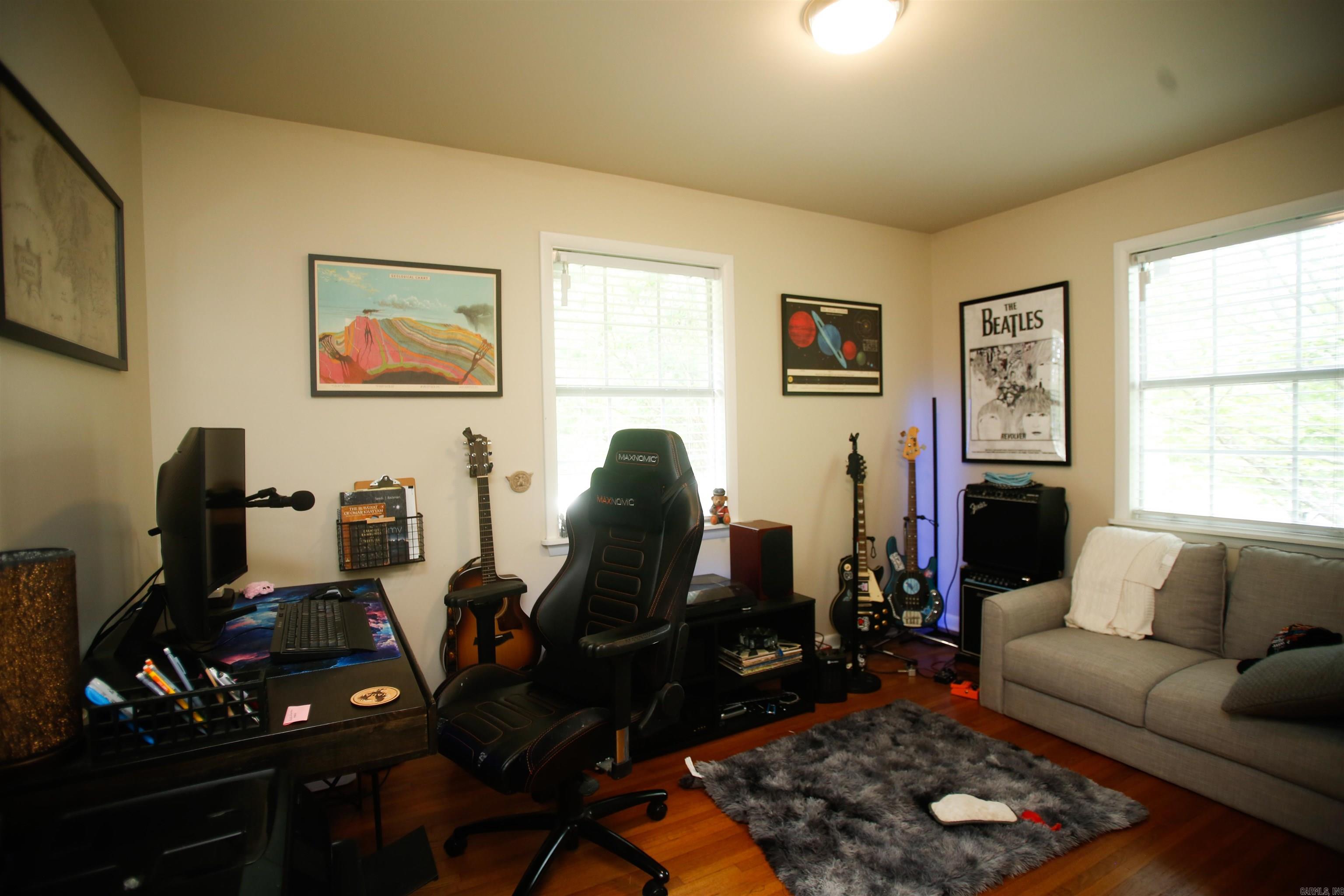 1N-13-01 - Residential Lease