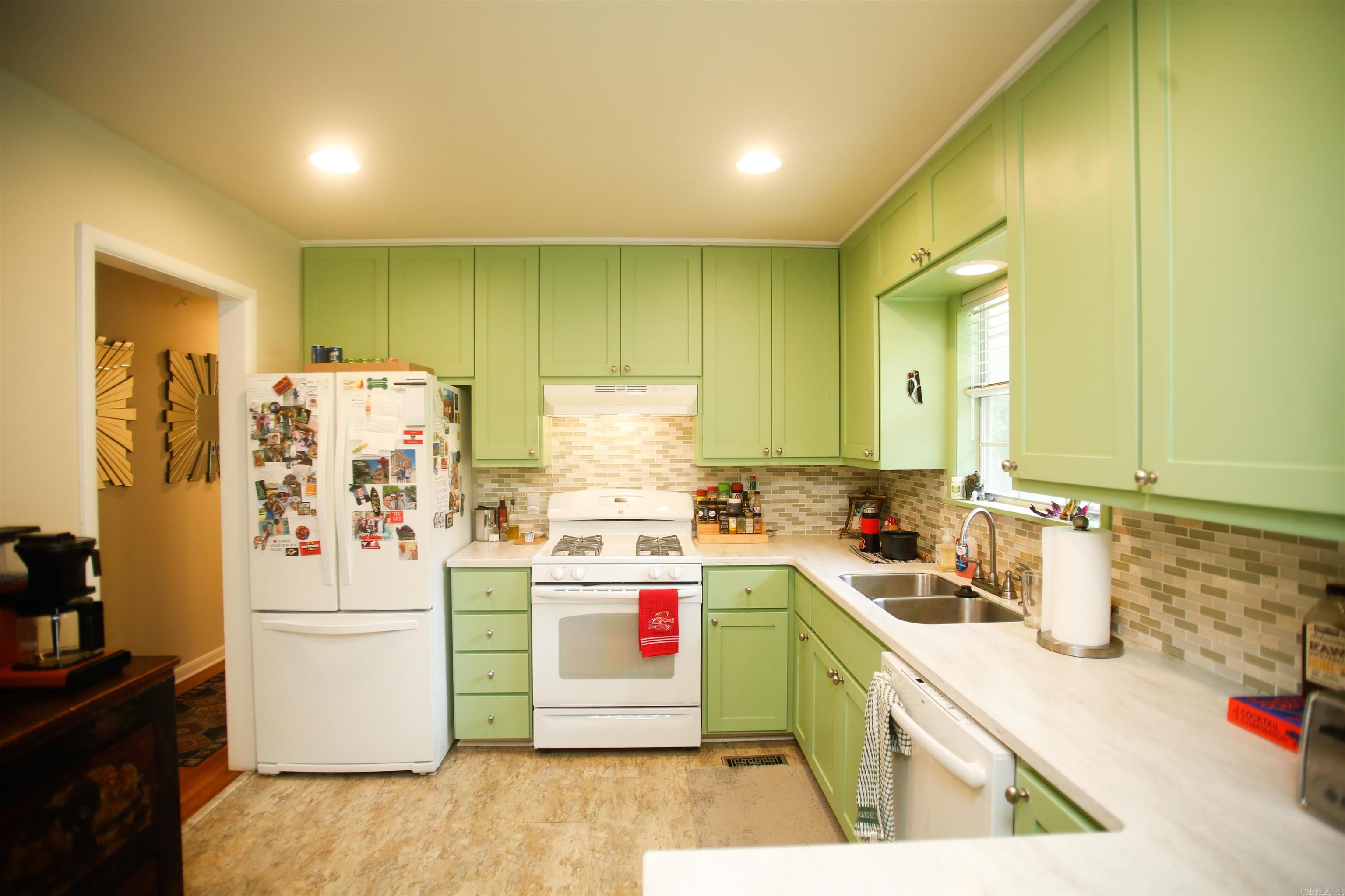 1N-13-01 - Residential Lease