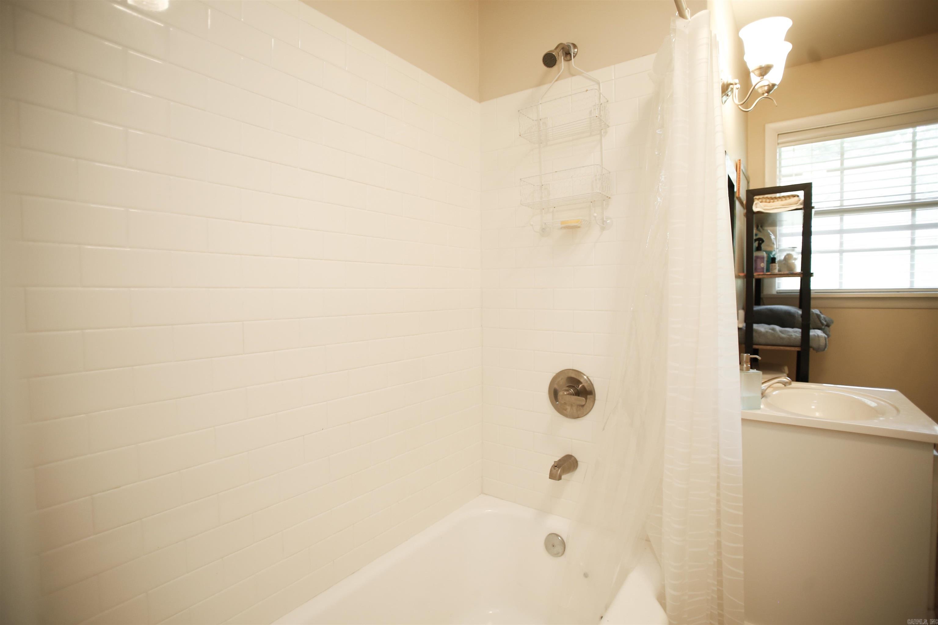1N-13-01 - Residential Lease