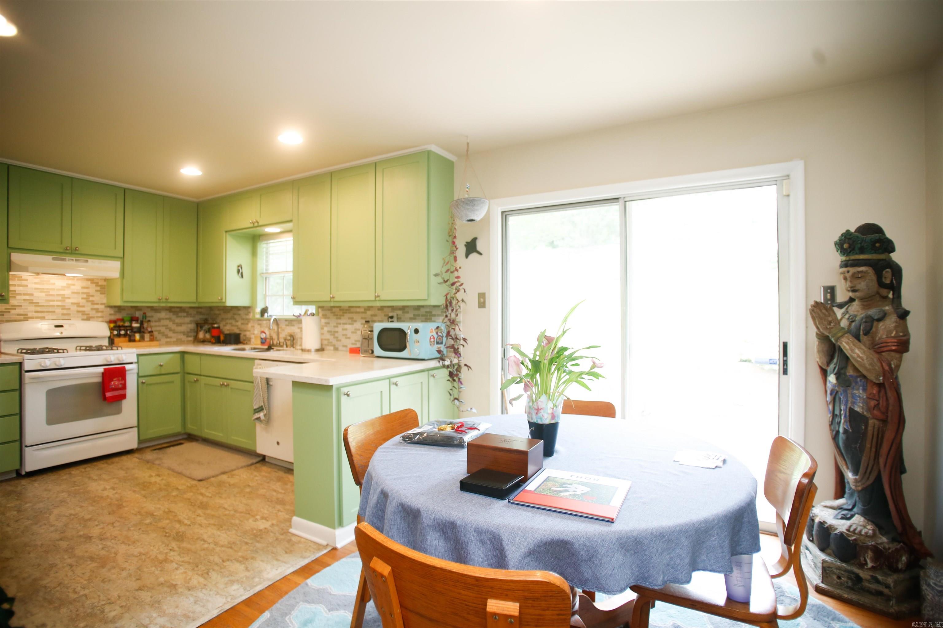 1N-13-01 - Residential Lease