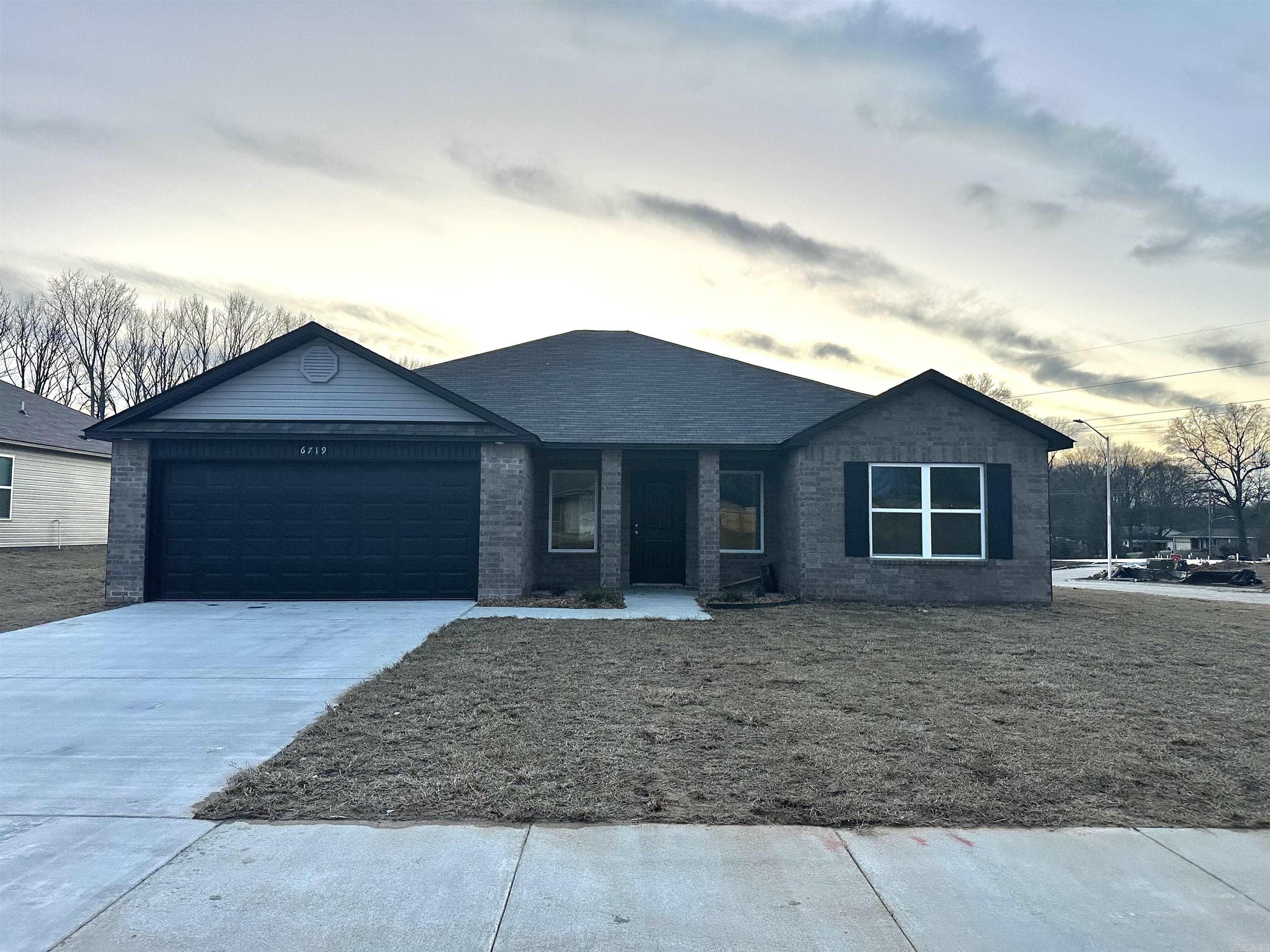 TRAMMEL ESTATES - Residential