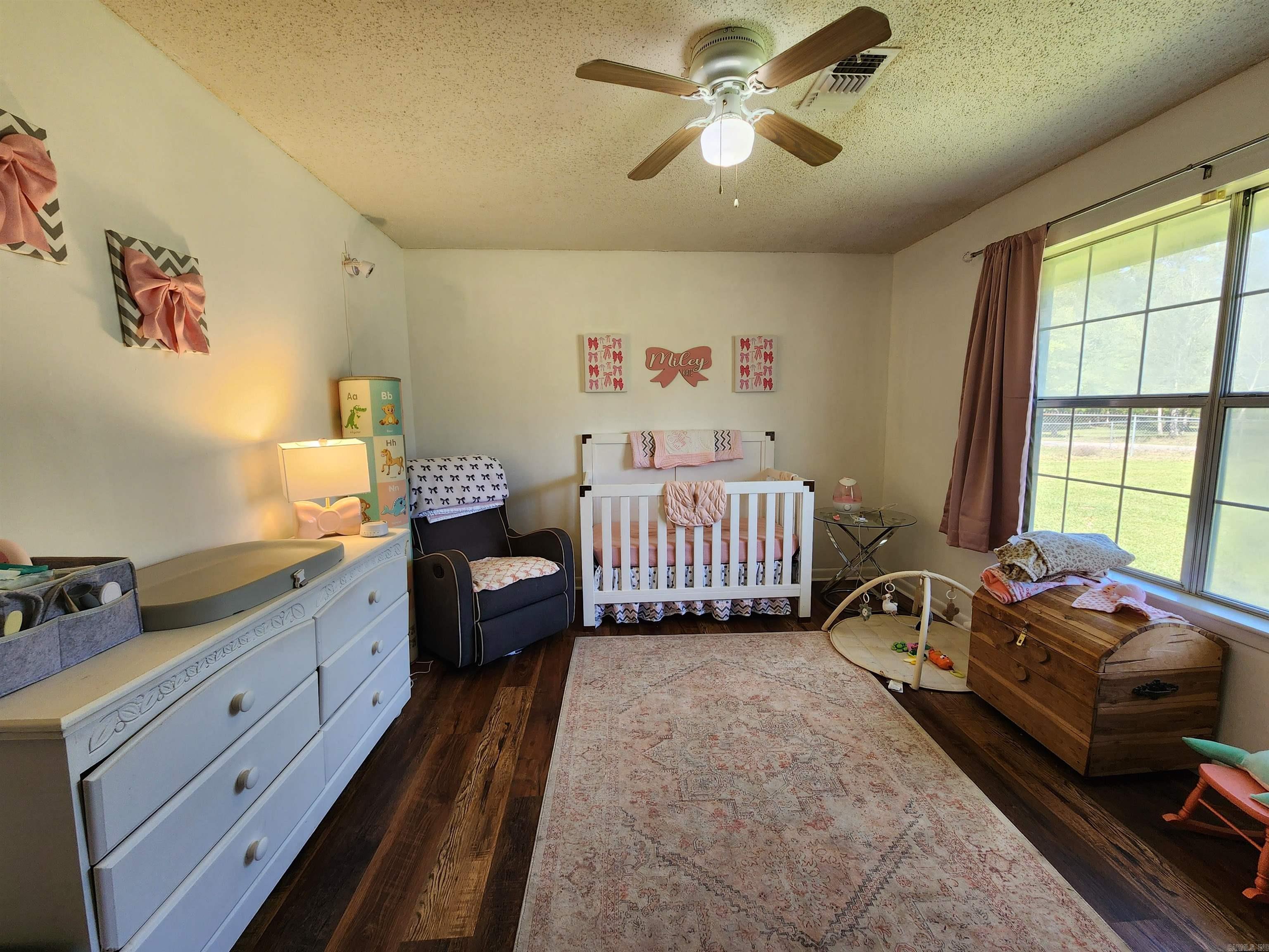 JAMESTOWN DEVL CO S/D - Residential