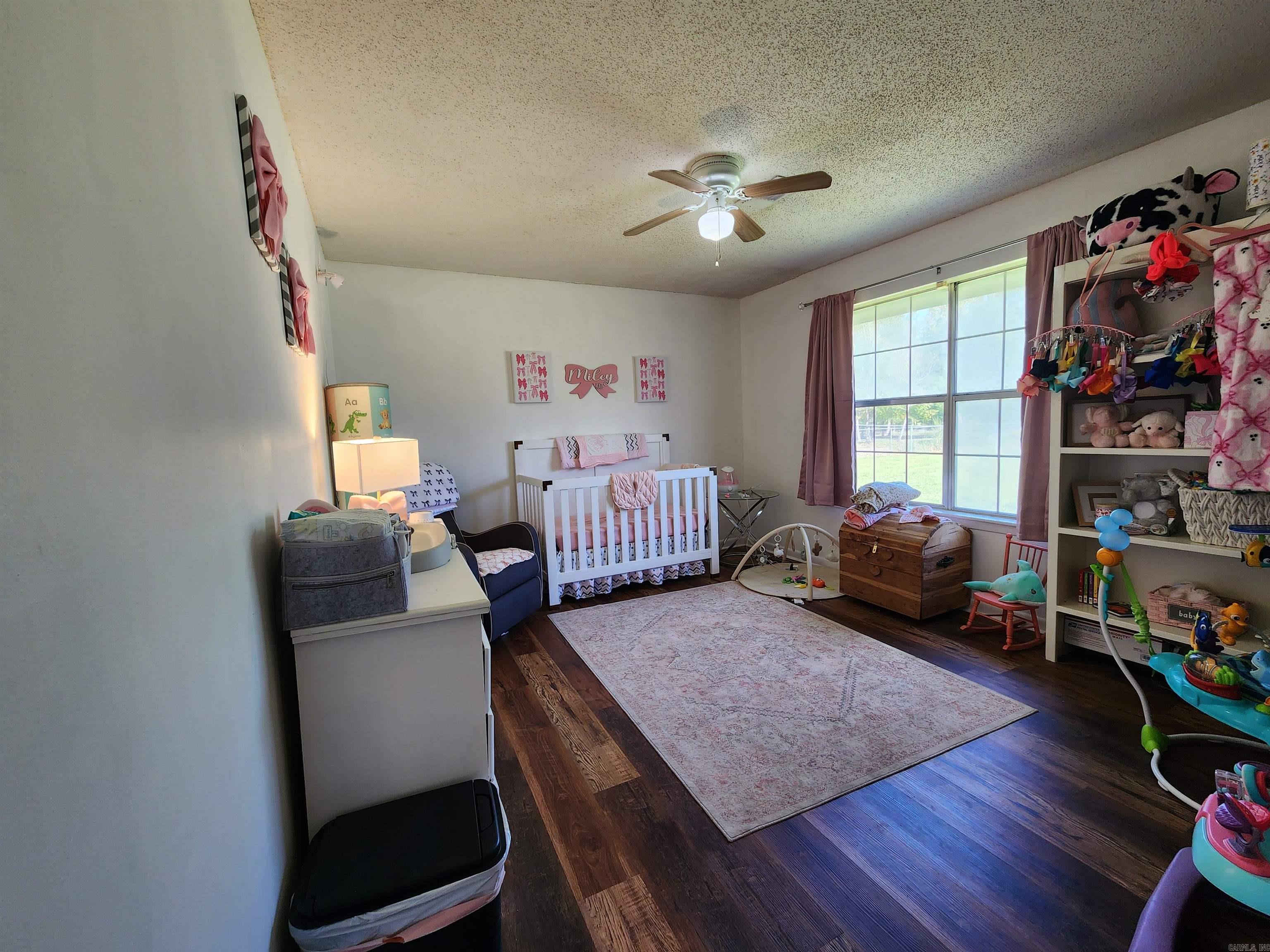 JAMESTOWN DEVL CO S/D - Residential