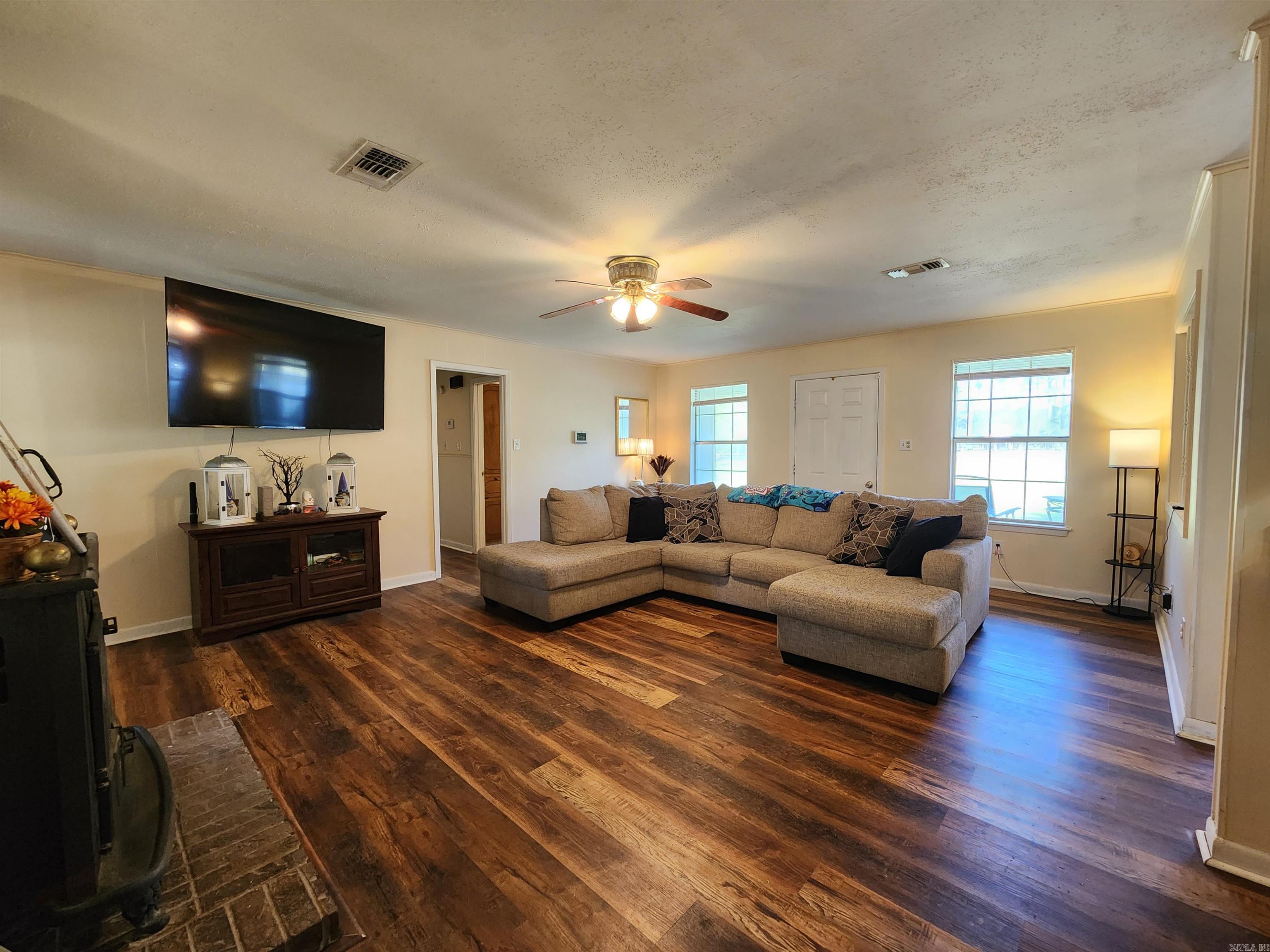 JAMESTOWN DEVL CO S/D - Residential