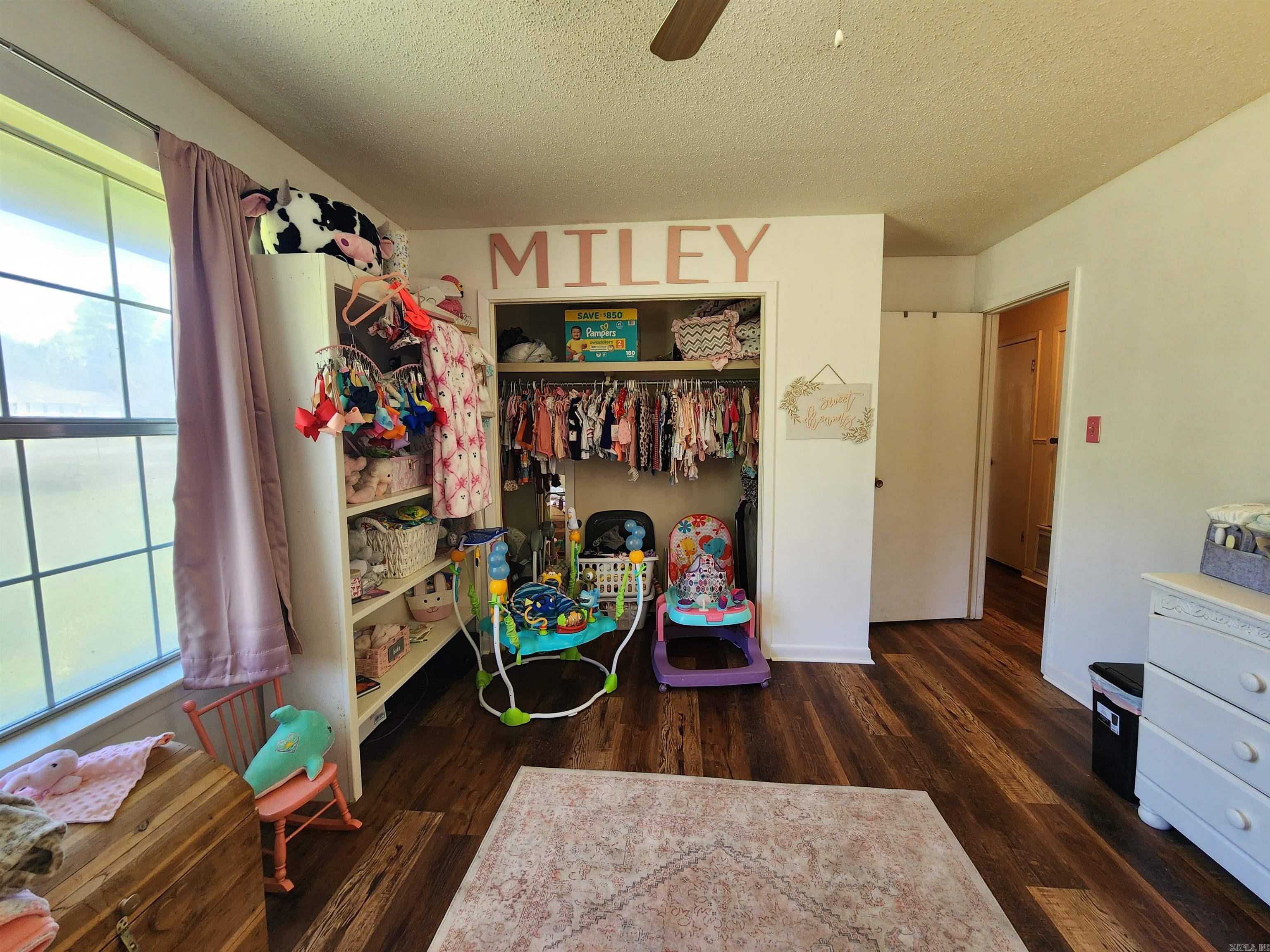 JAMESTOWN DEVL CO S/D - Residential