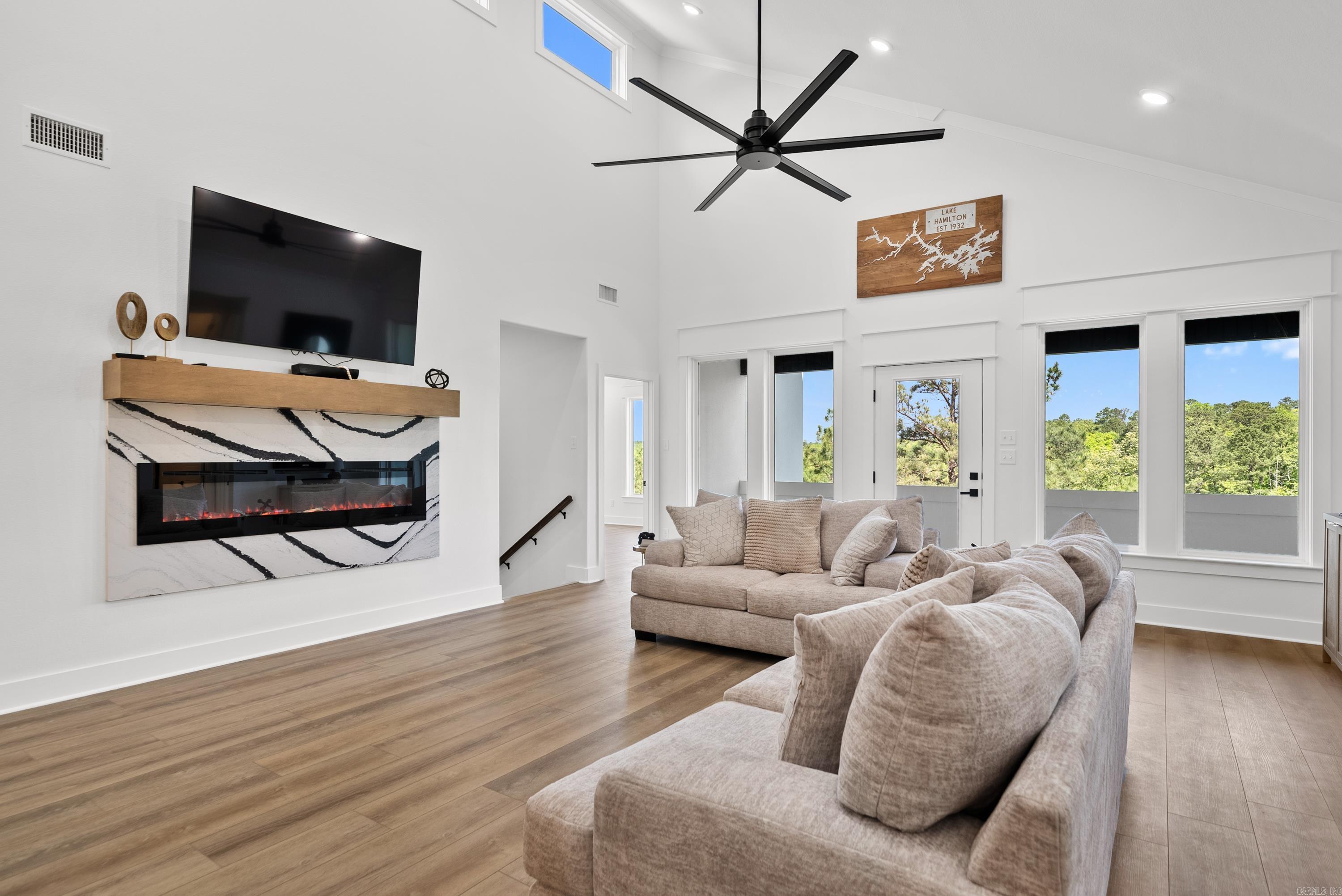 Lake Forest Shores - Residential