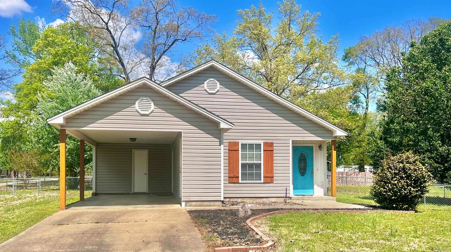 Move-in ready, updated home on TWO lots, partially chain-link fenced. Luxury vinyl planking throughout. Wonderful masterbath shower, & VERY spacious walk-in closet! Yard features 2 wooden decks, fire pit, mature shade trees, & storage bldg. Newer kitchen appl's, all stay. Pantry features roll-out shelves. Undermount deep off-set dbl-bowl Kohler neoroc sink. Lots of natural light. Quiet subdivision on west side of Searcy, outside of city limits, offering a rural, country feel while remaining only minutes from town.