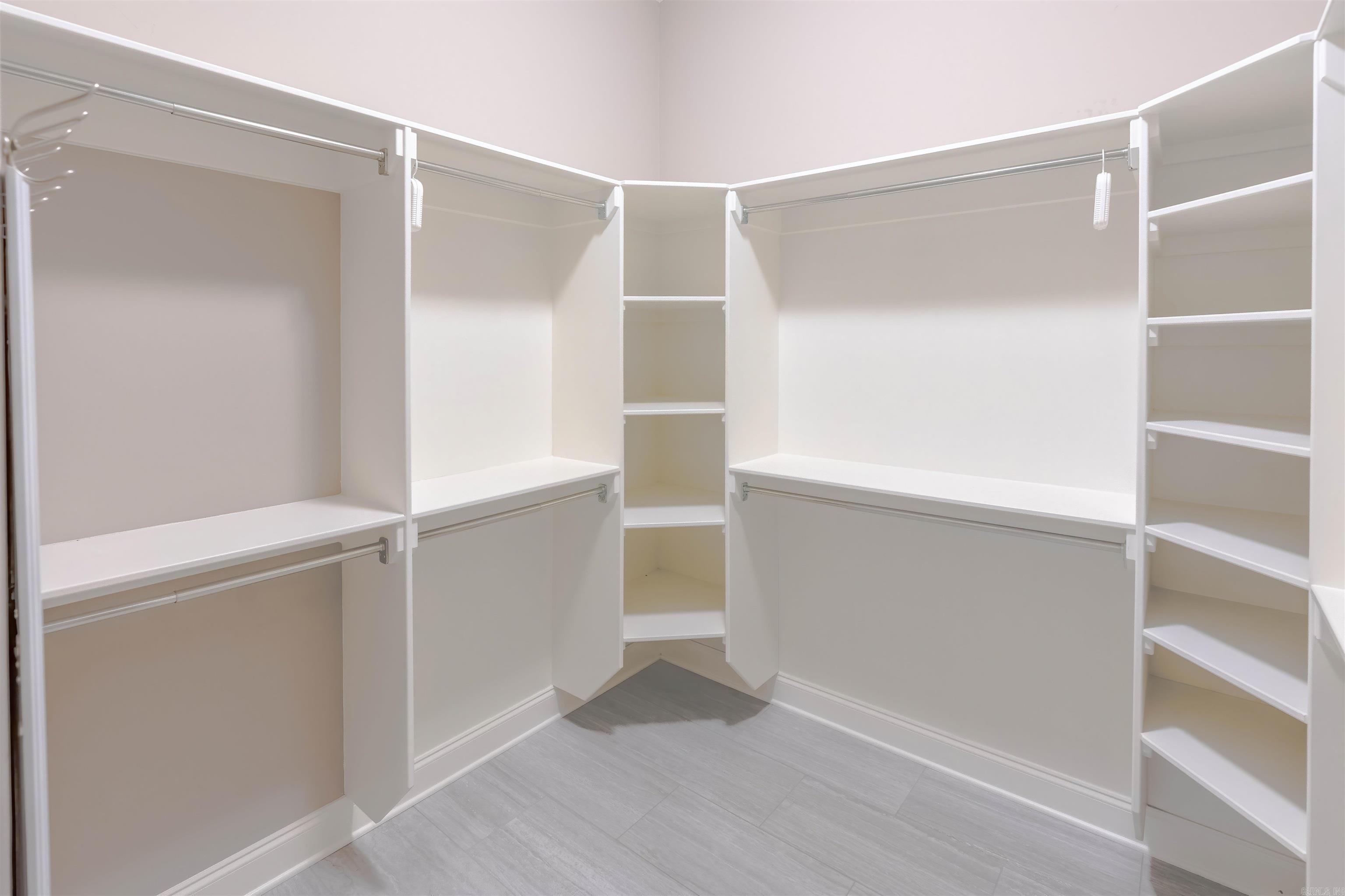 BARRINGTON PARK - Residential