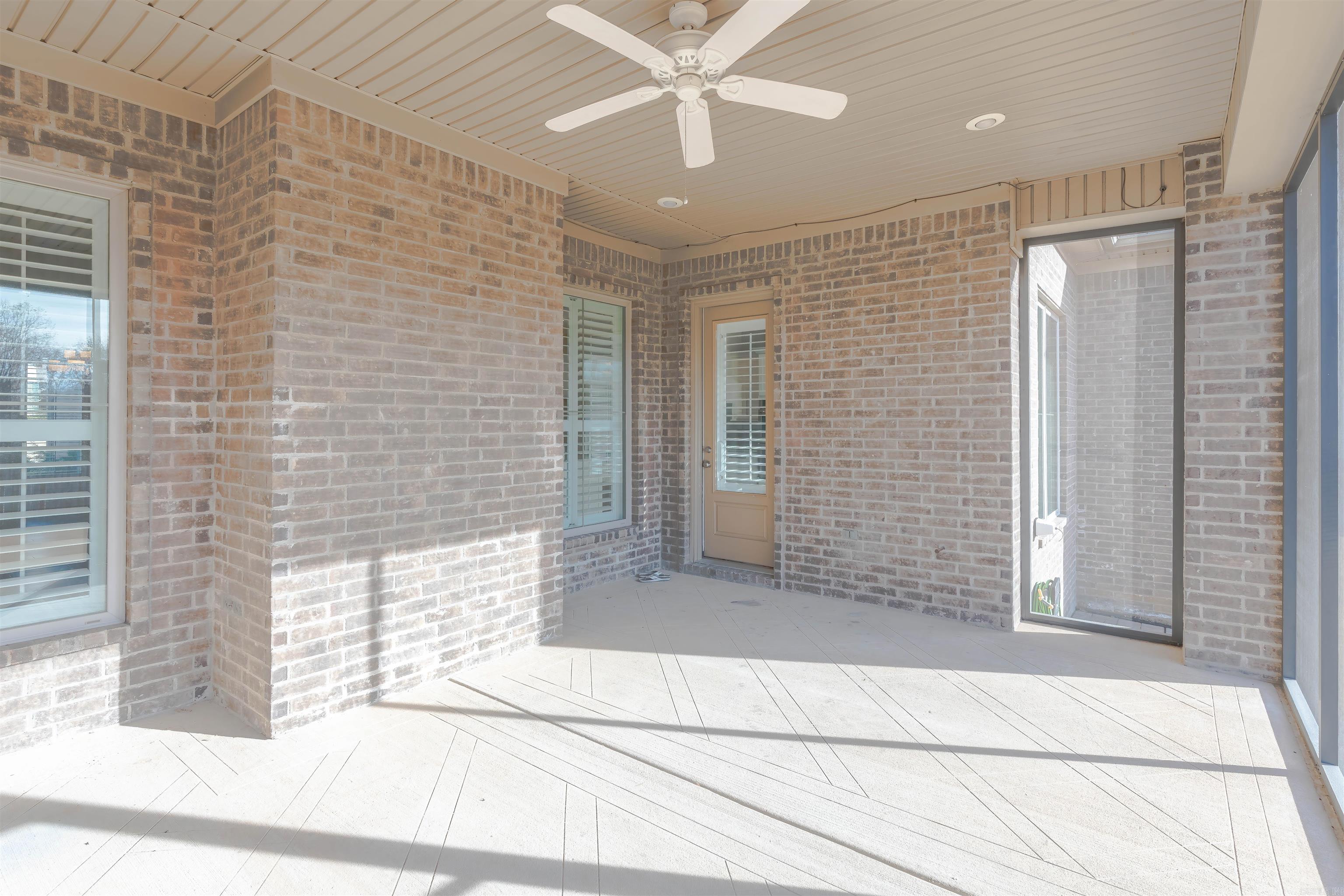 BARRINGTON PARK - Residential