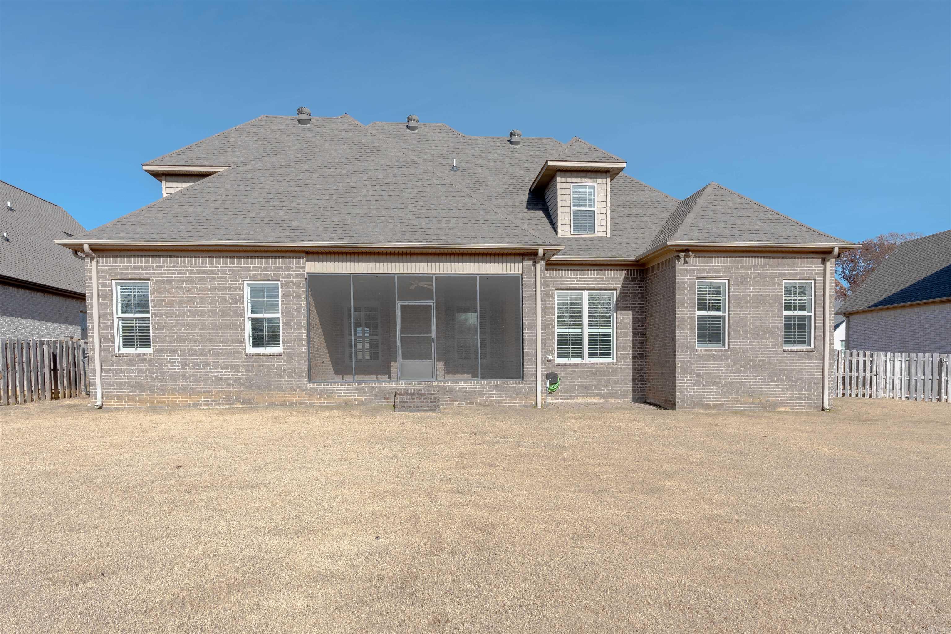 BARRINGTON PARK - Residential