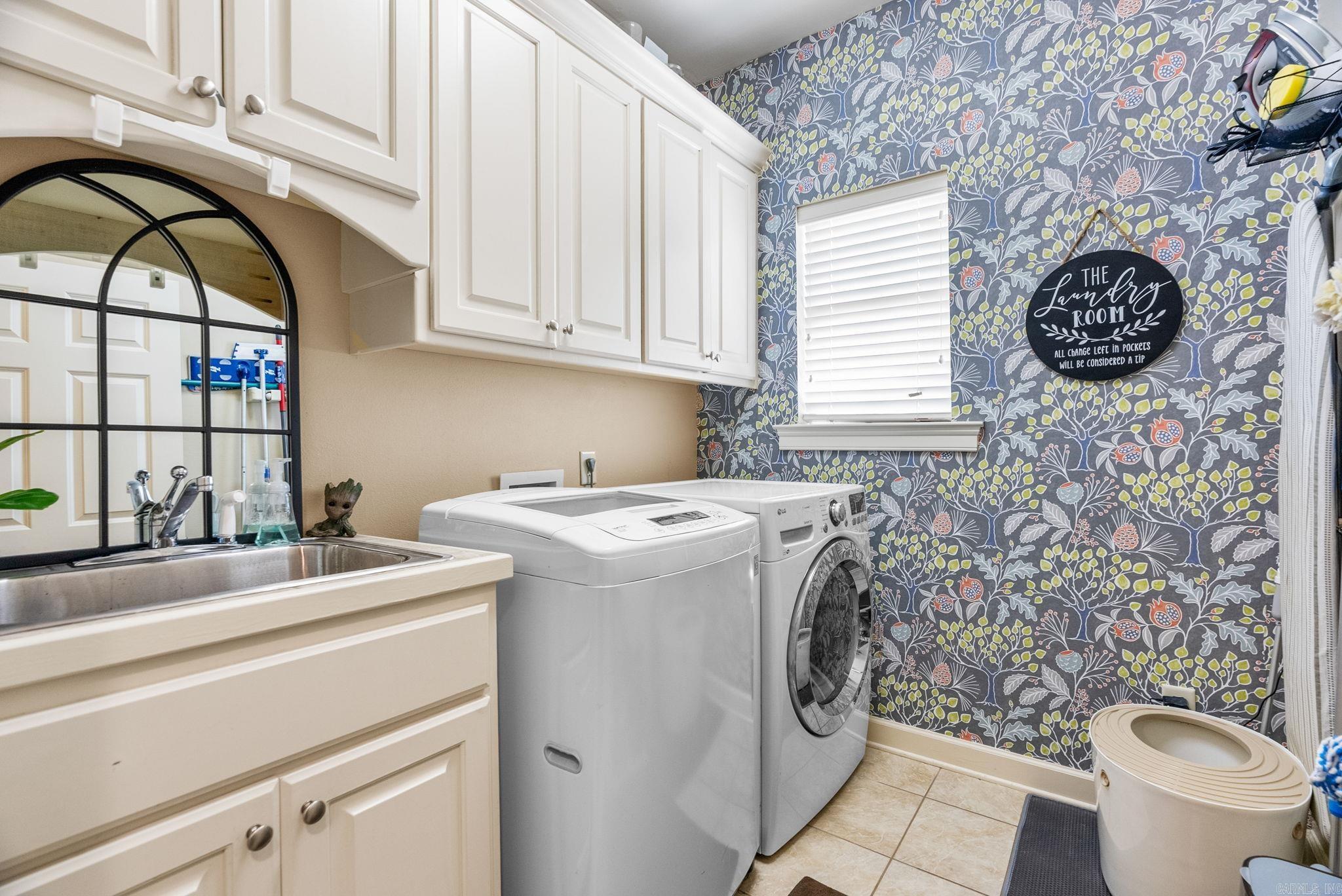 WOODLANDS EDGE - Residential