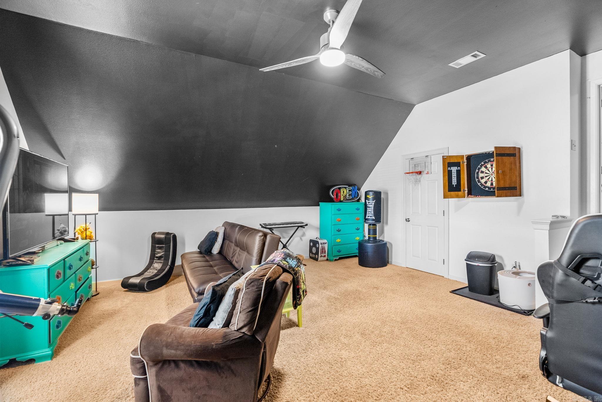 WOODLANDS EDGE - Residential