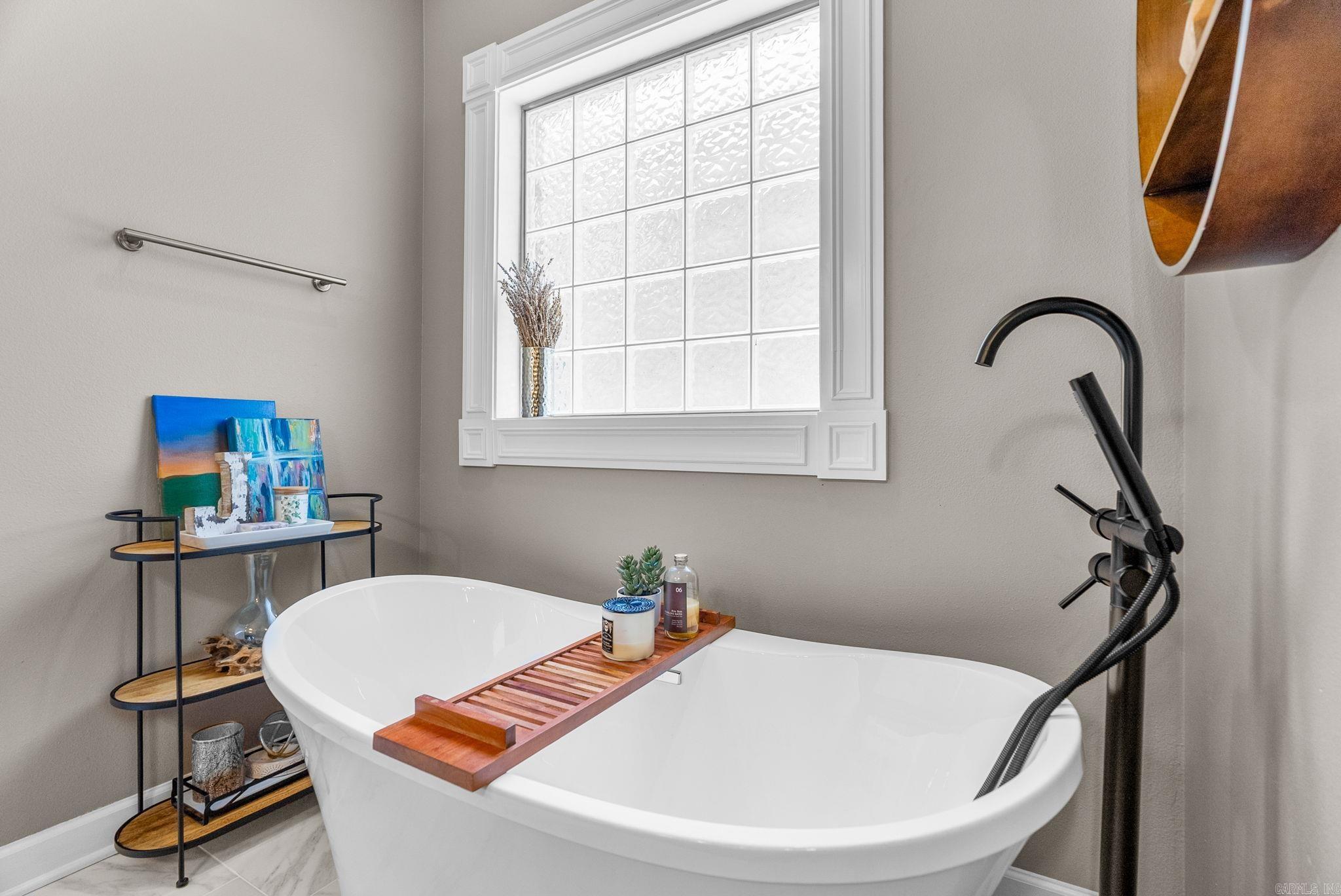 WOODLANDS EDGE - Residential