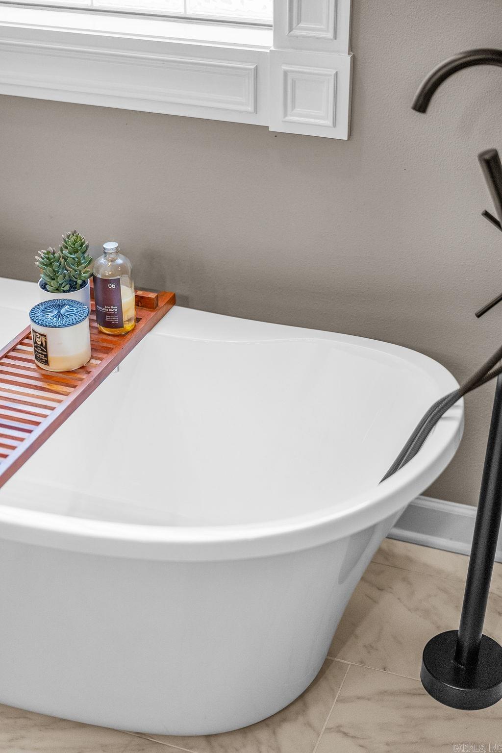 WOODLANDS EDGE - Residential