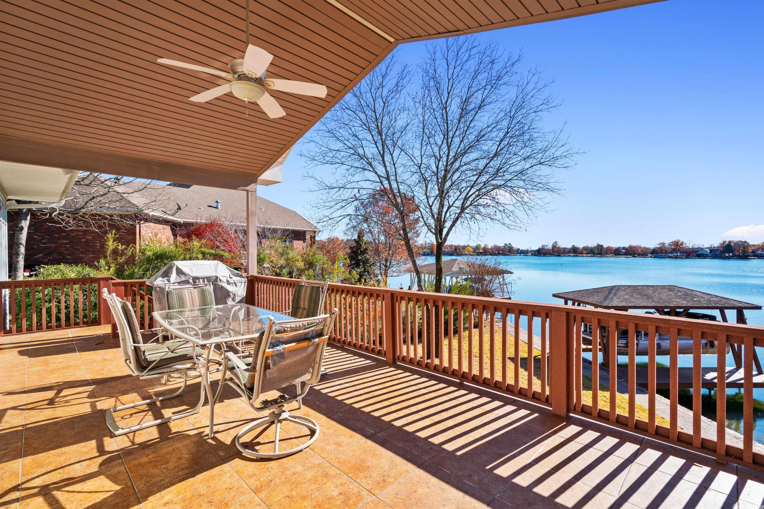 ADORACION - Residential