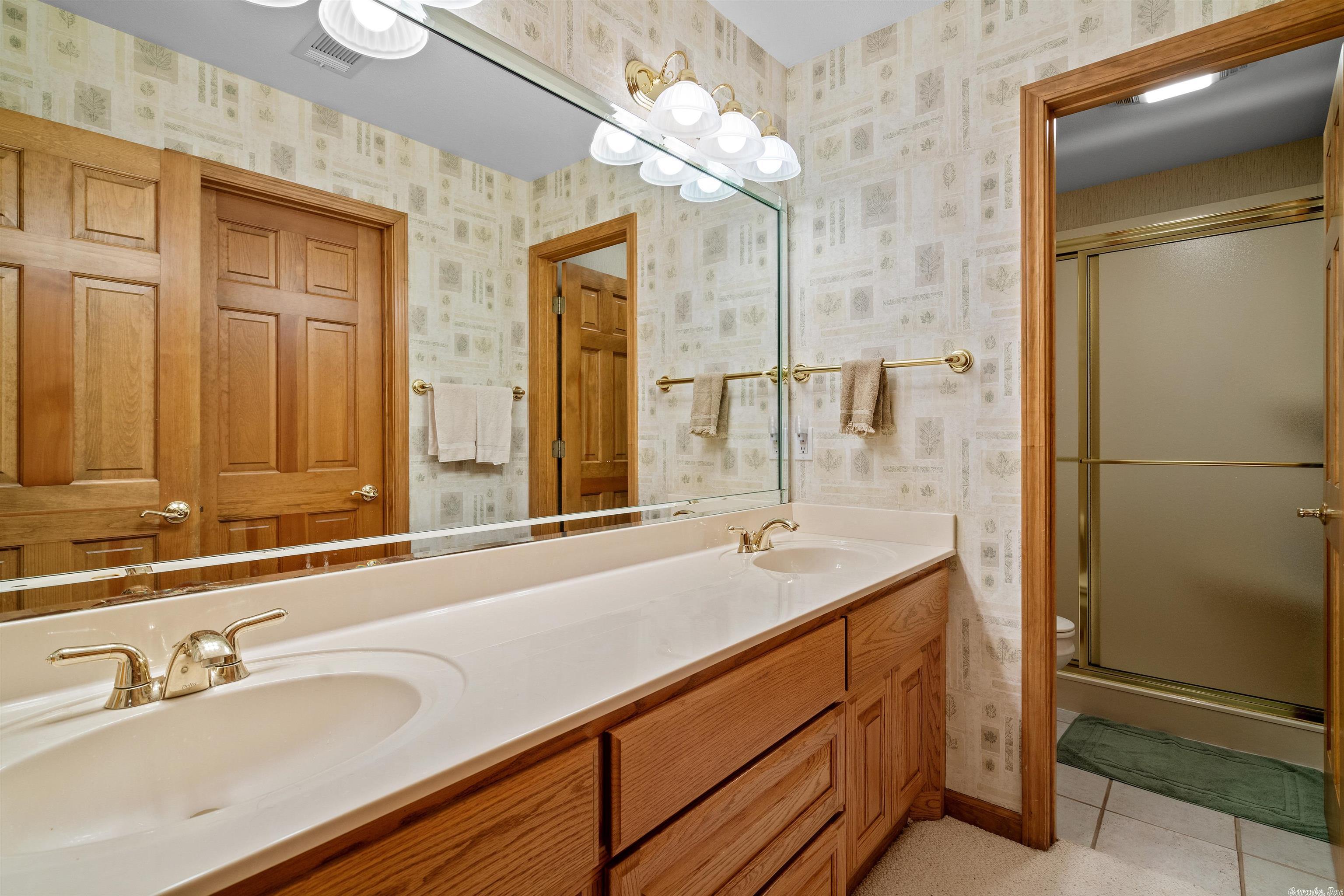 ADORACION - Residential