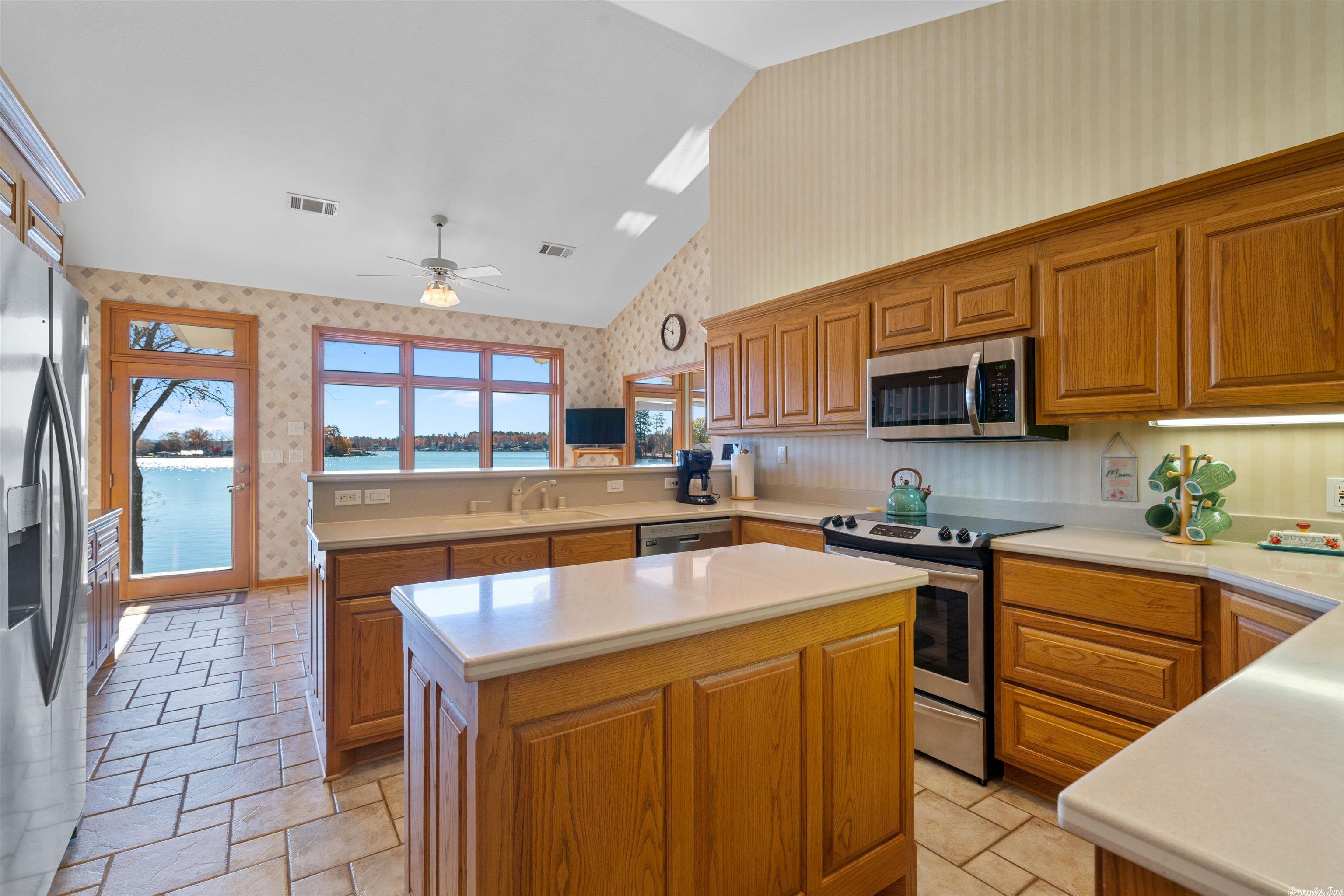 ADORACION - Residential