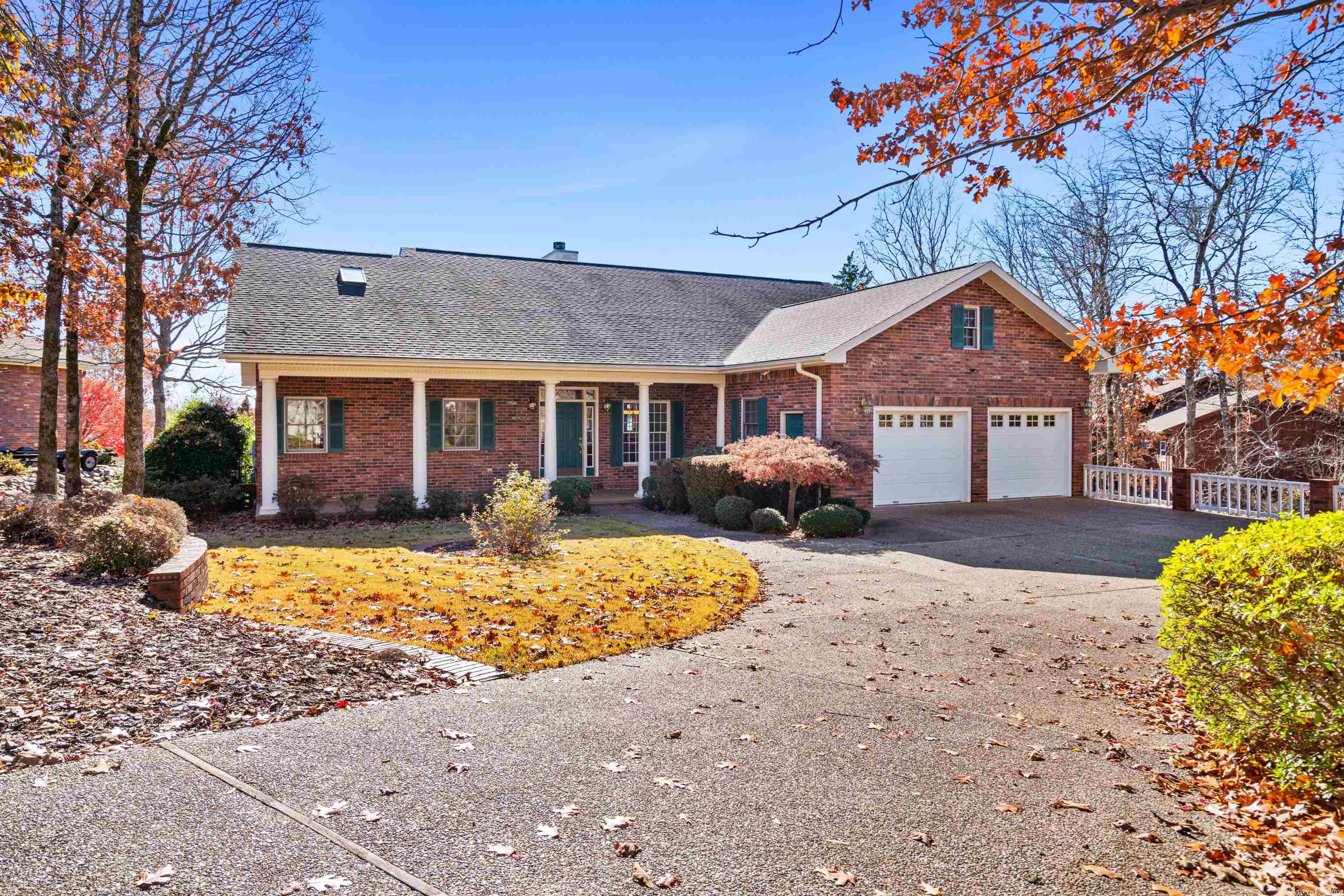 ADORACION - Residential