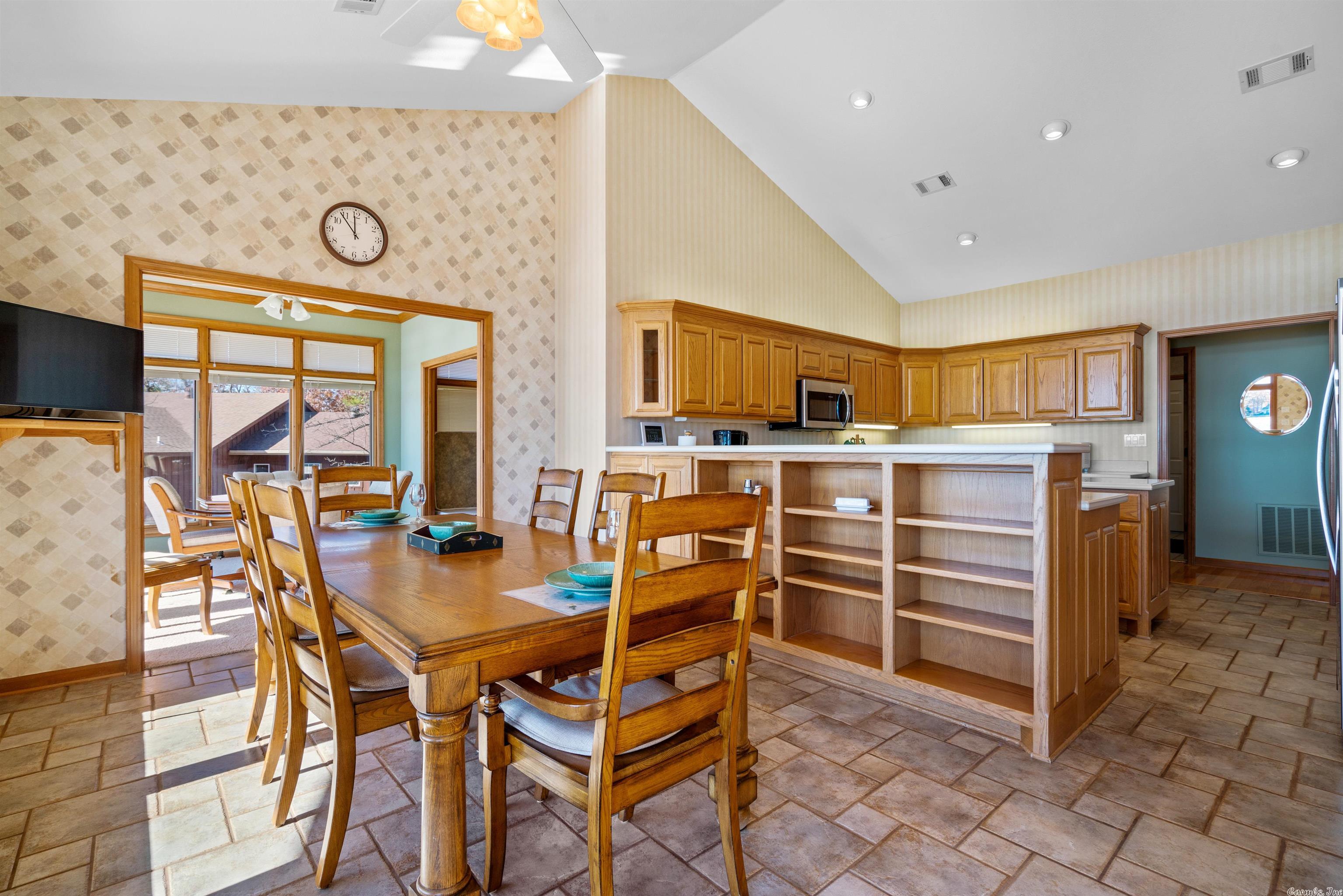 ADORACION - Residential