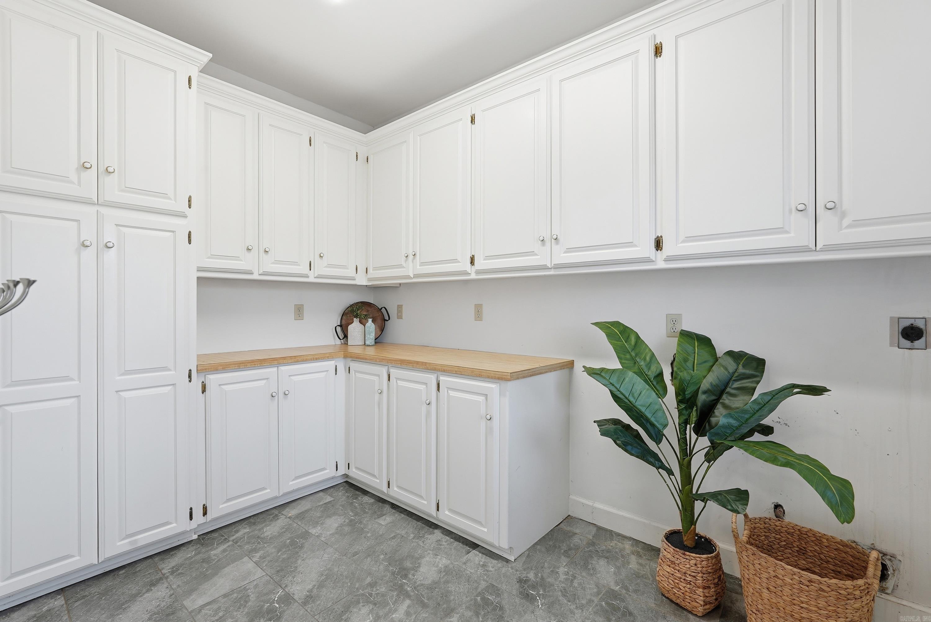 PLEASANT VALLEY ESTATES - Residential