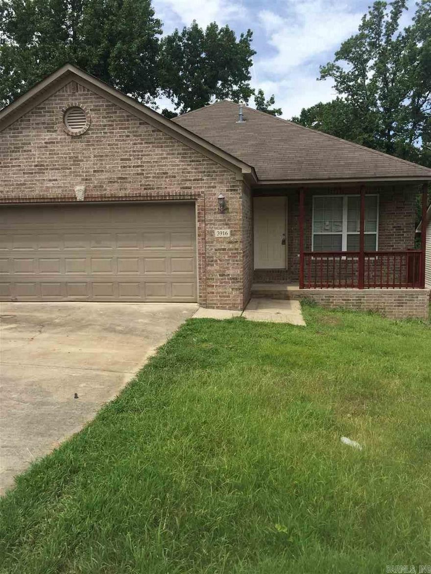 Cute and renovated WLR home for rent! Very cute inside, fireplace, granite countertops, fenced yard, back deck, a must see!