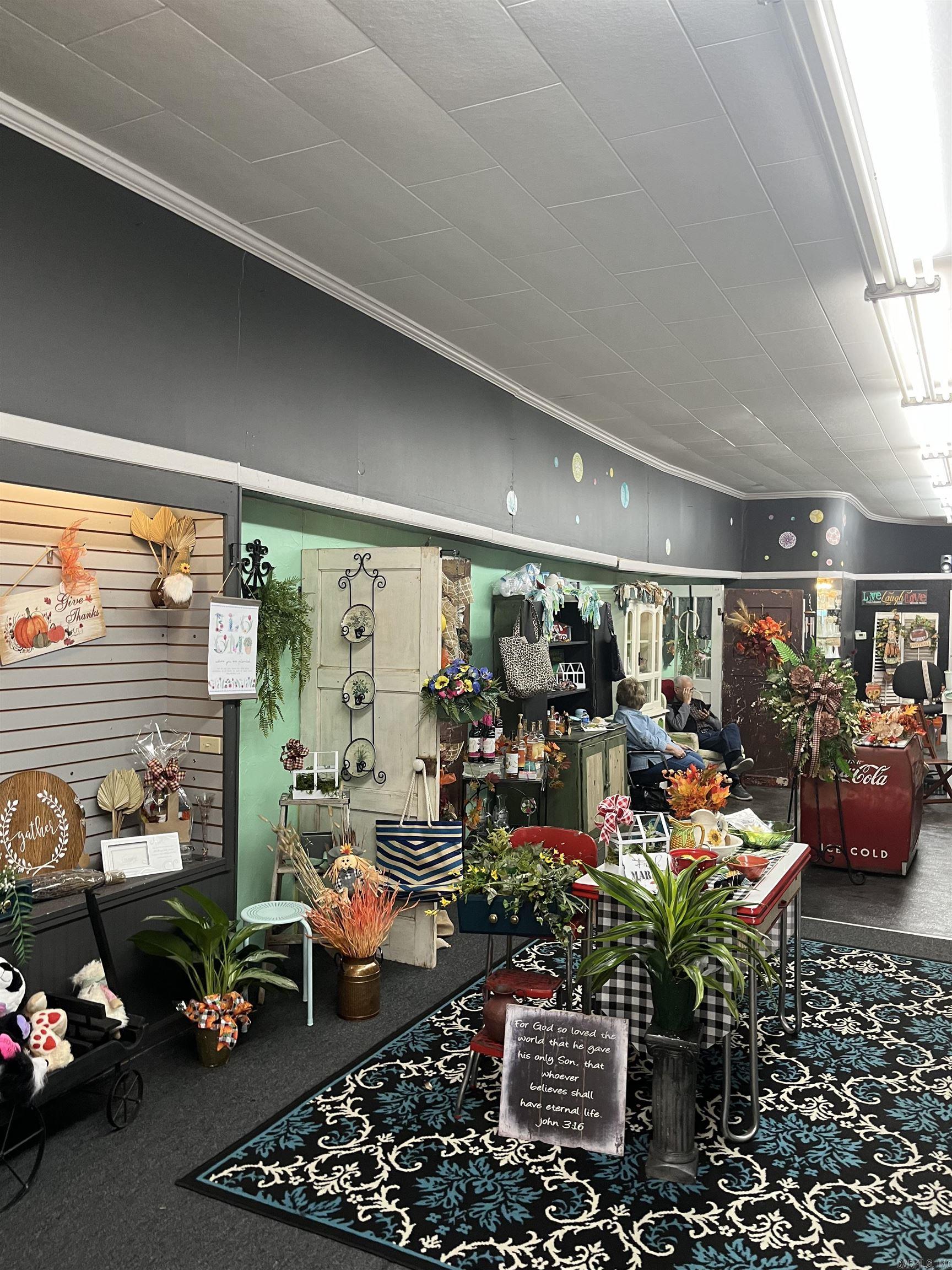 Old Town - Commercial Sale