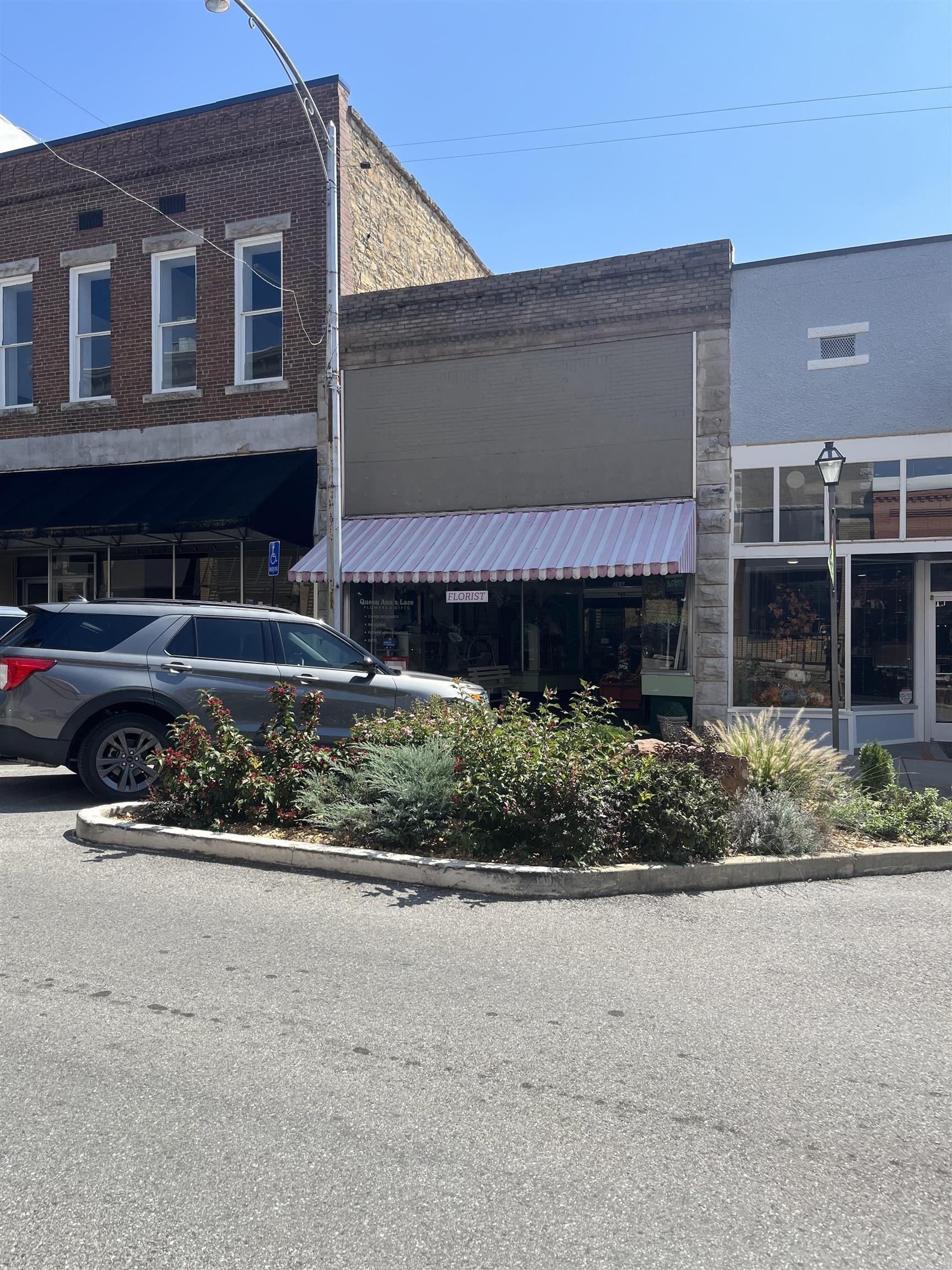 Old Town - Commercial Sale