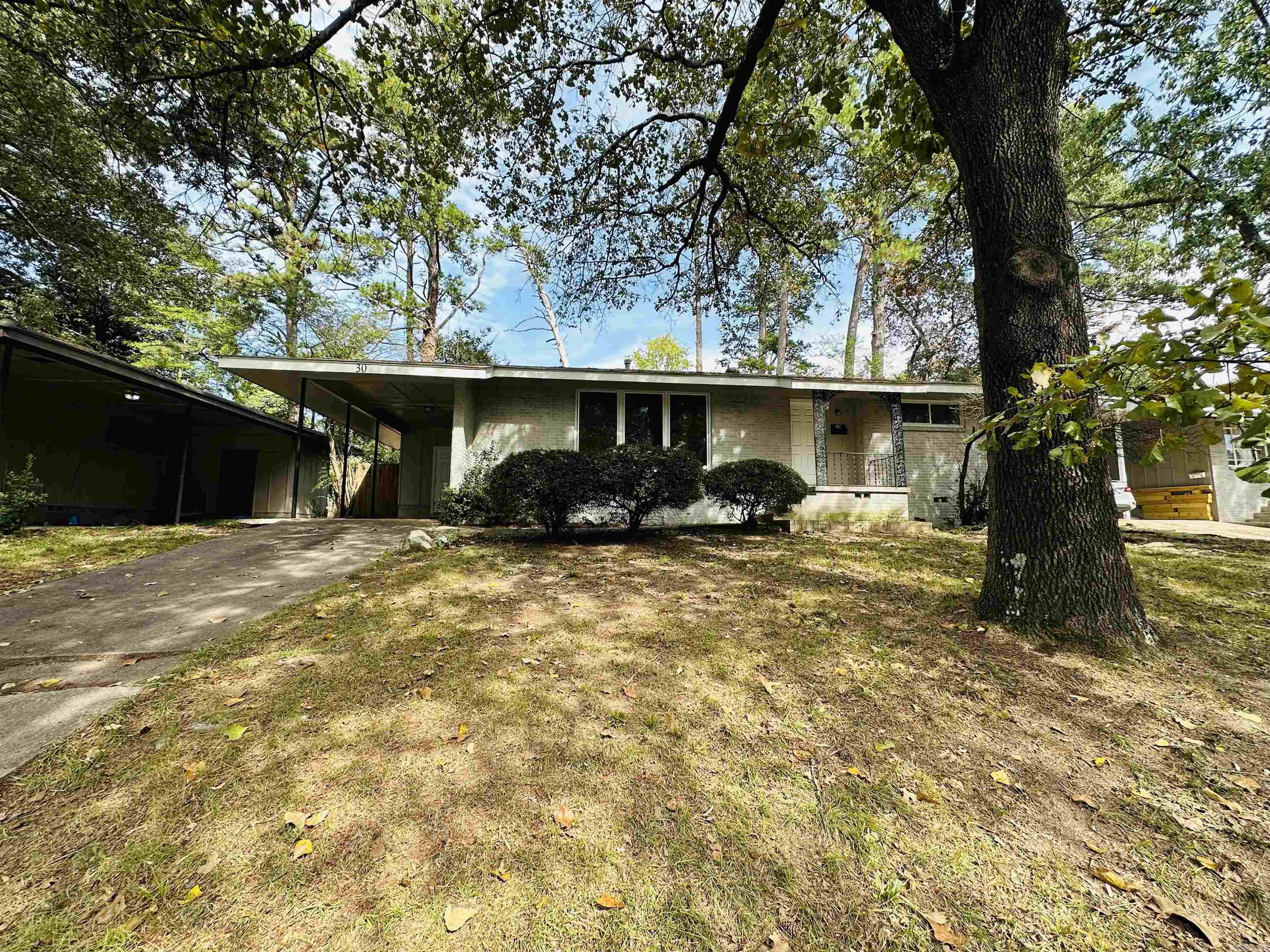 Beautiful 3 bed 1 bath brick home. This recently remodeled home is ready for you! Updated kitchen, flooring, paint, fixtures and so much more. Roof 2020, HVAC 2020 Private backyard. This home is ready for you! Don't miss out.